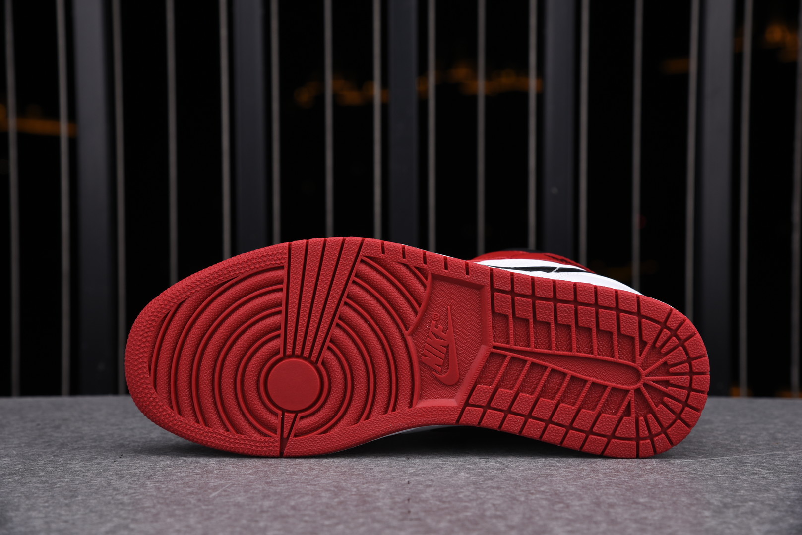 Jordan 1 Mid Chicago (2020)