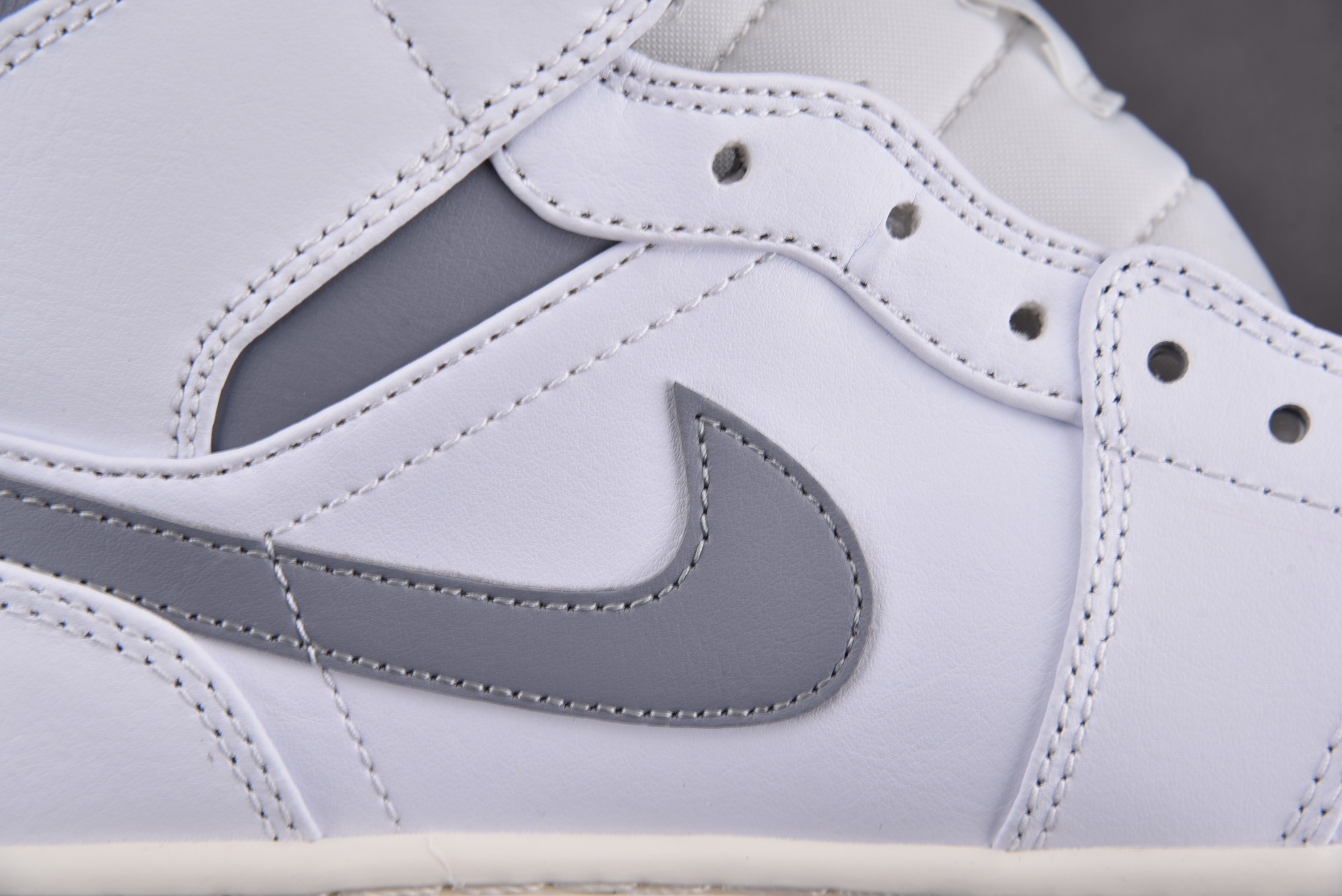 Air Jordan 1 Mid Neutral Grey