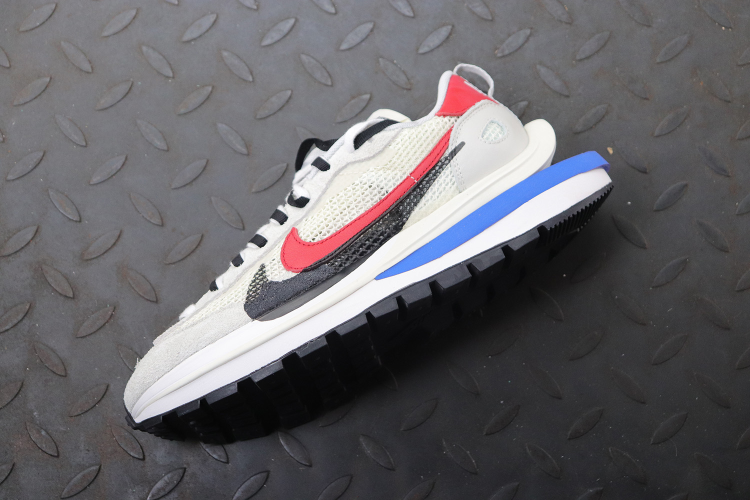 Nike VaporWaffle Sacai Sport Fuchsia