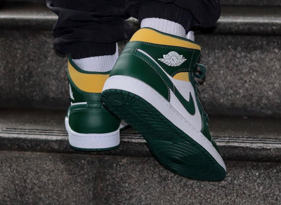 Jordan 1 Mid Sonics