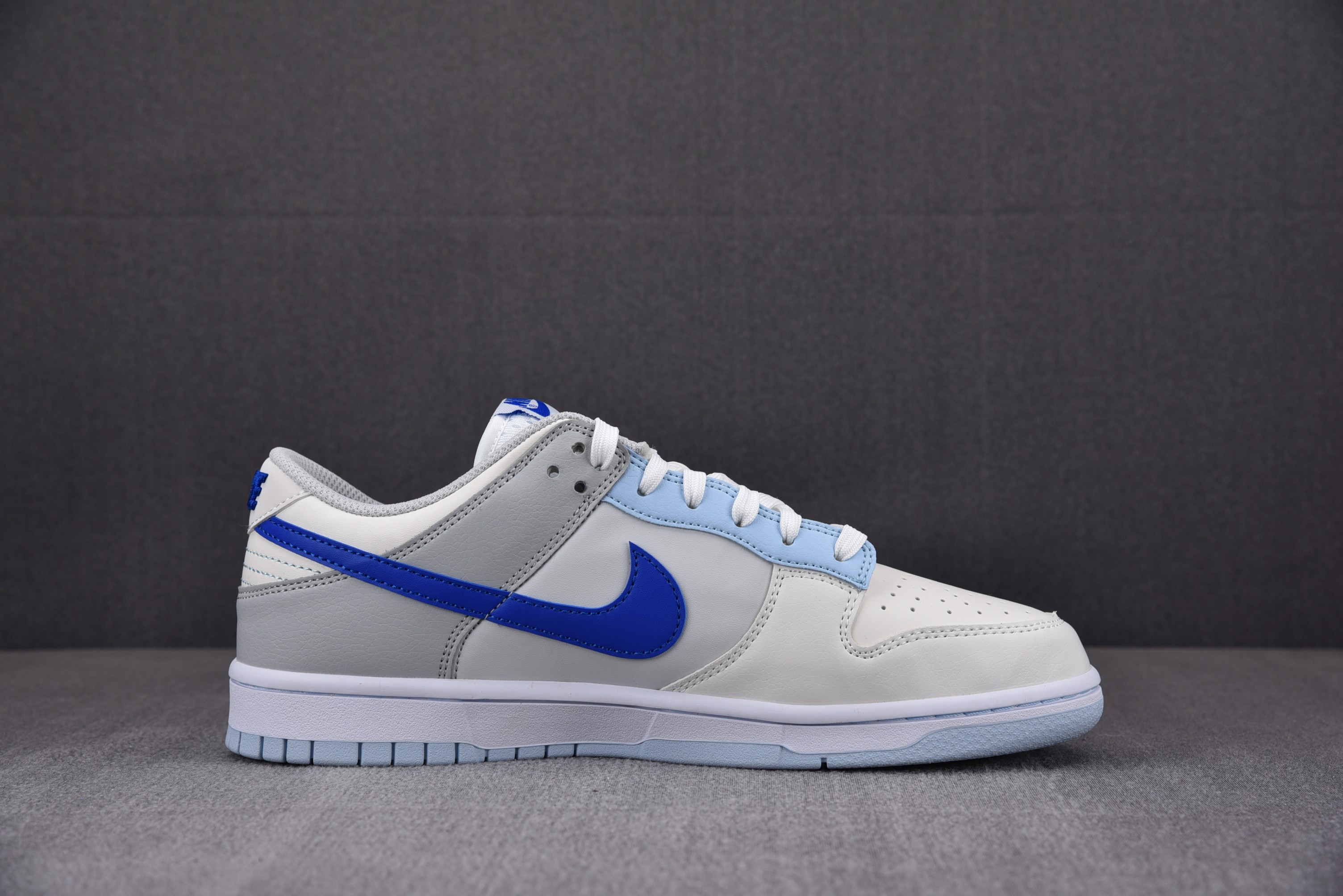 Nike Dunk Low Ivory Hyper Royal