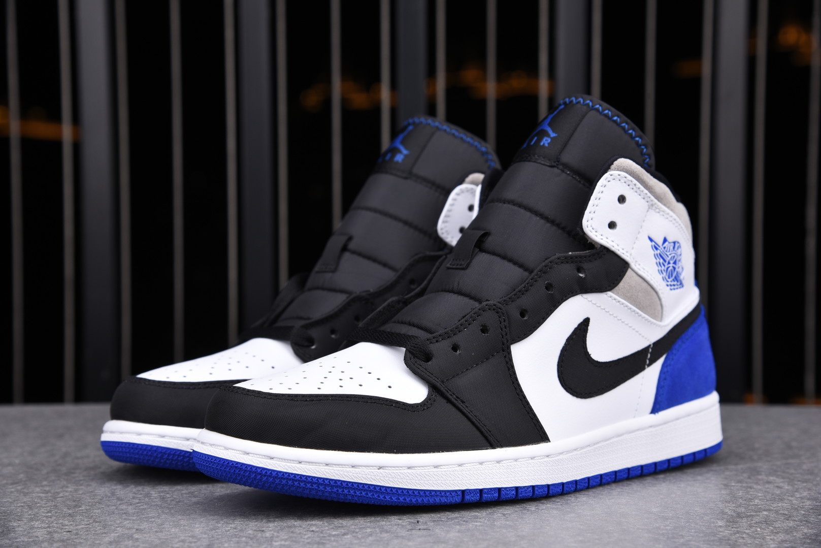 Jordan 1 Mid SE Union Royal