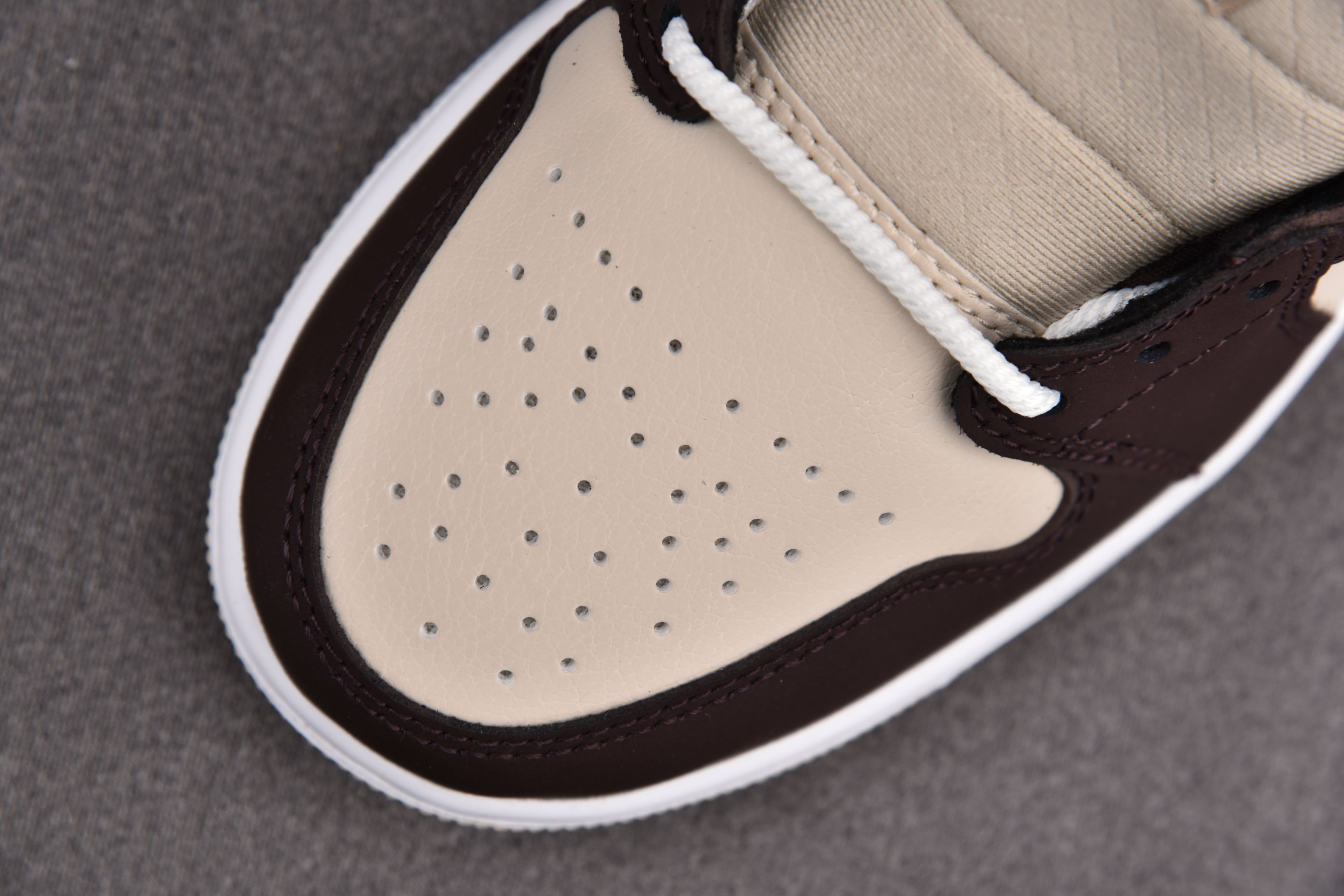 Jordan 1 Mid SE Brown Basalt Oatmeal (Women Size!!)