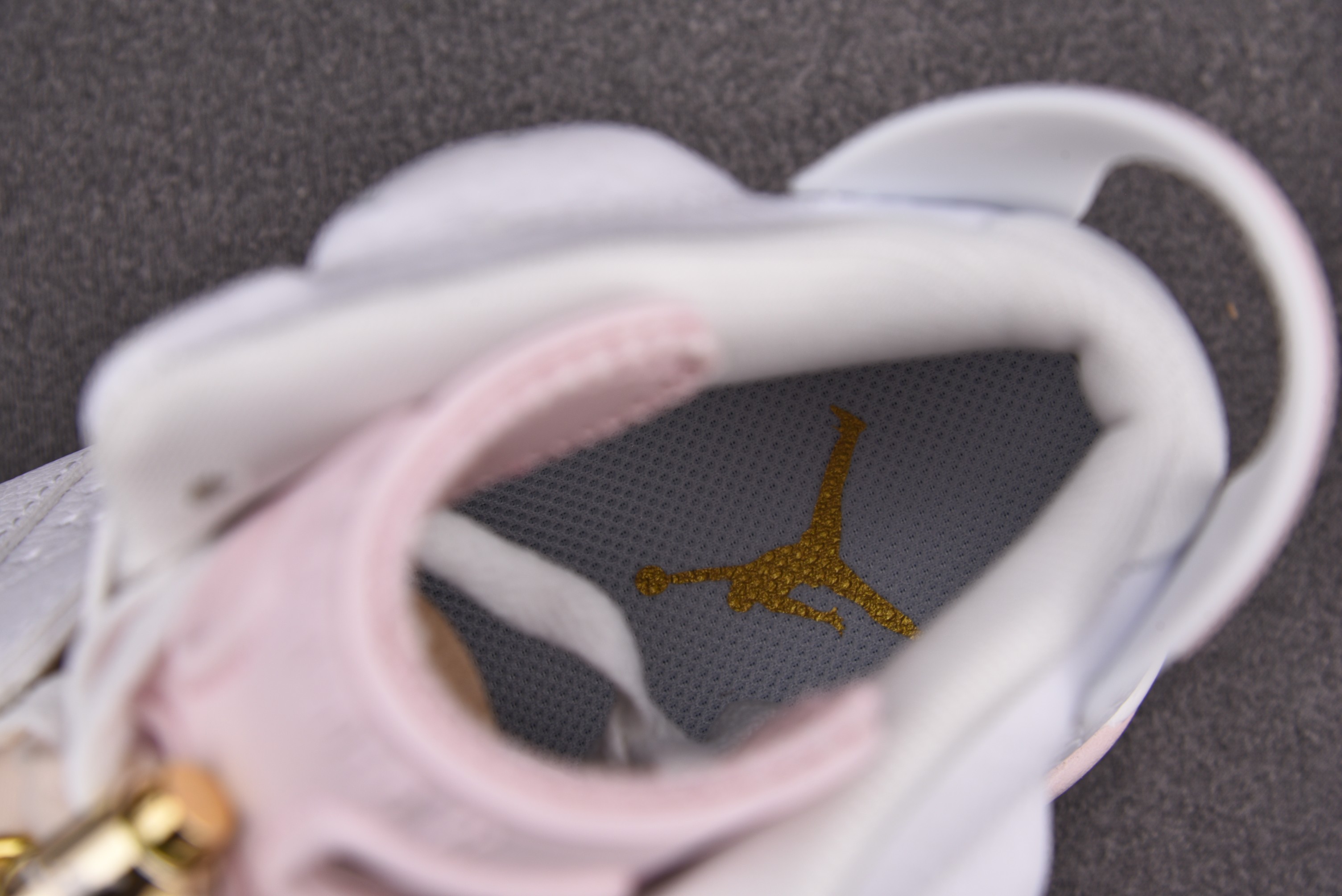 Jordan 6 Retro Gold Hoops (Women Size!!)