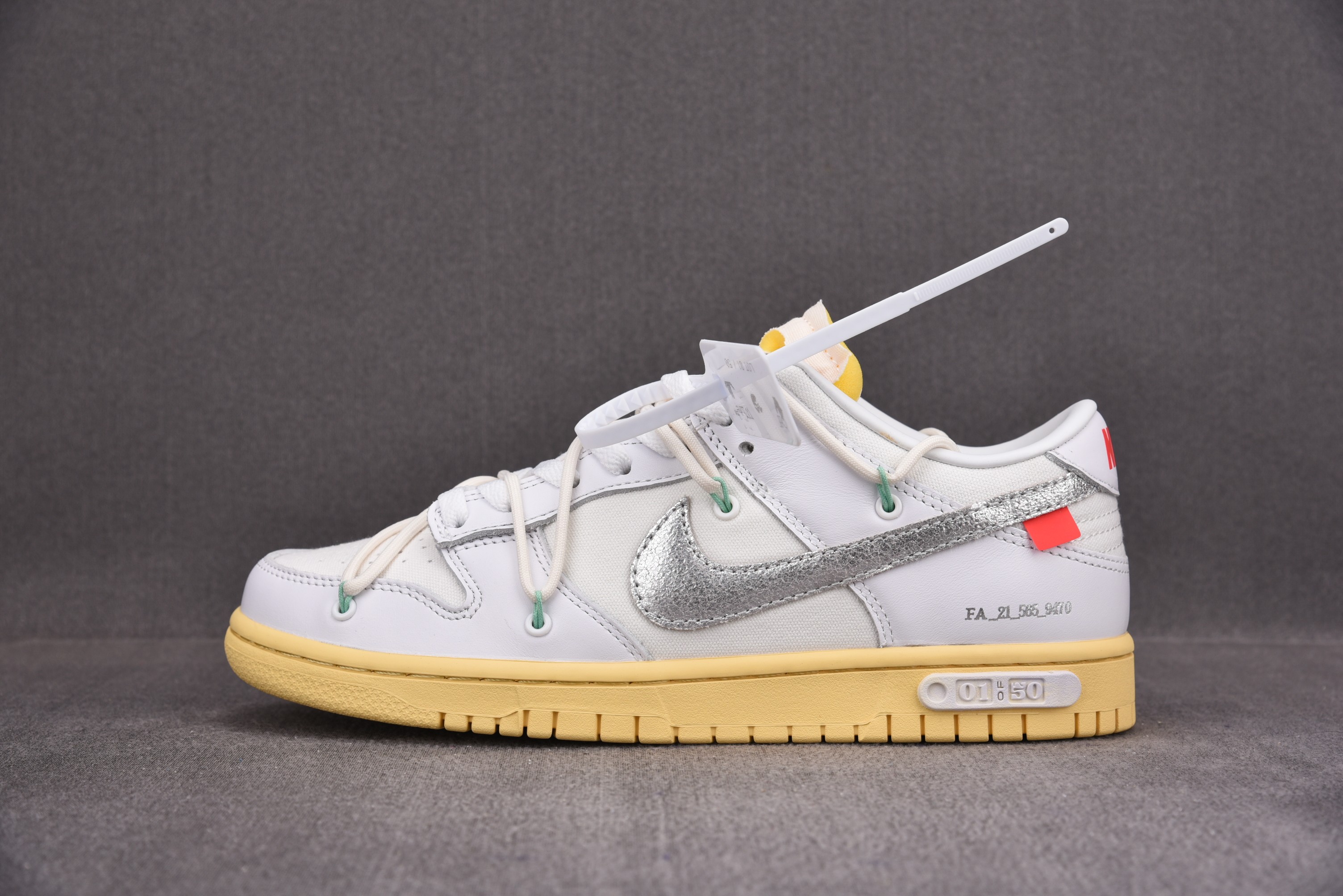 Nike Dunk Low   Lot 1