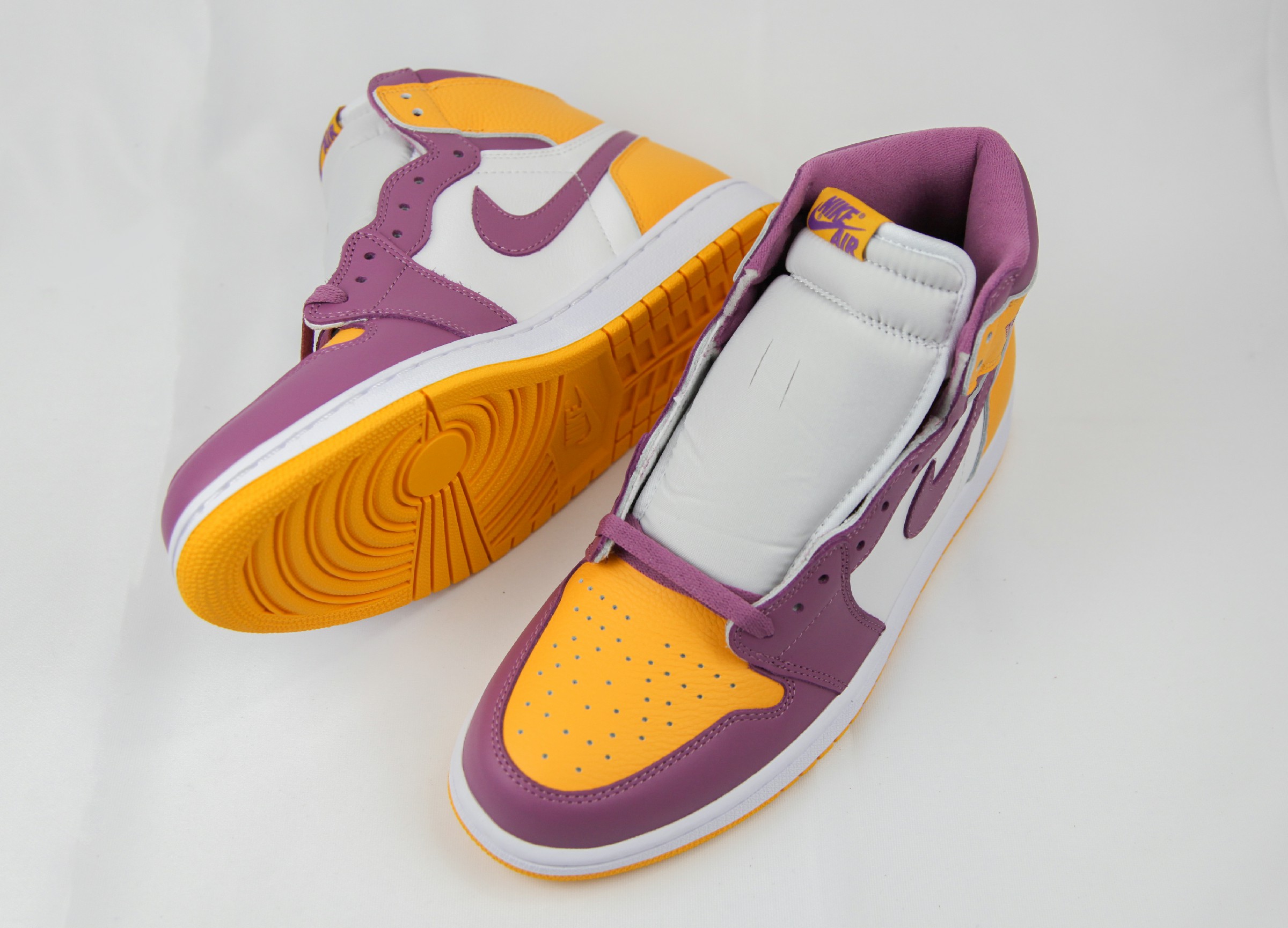 Jordan 1 Retro High OG Brotherhood