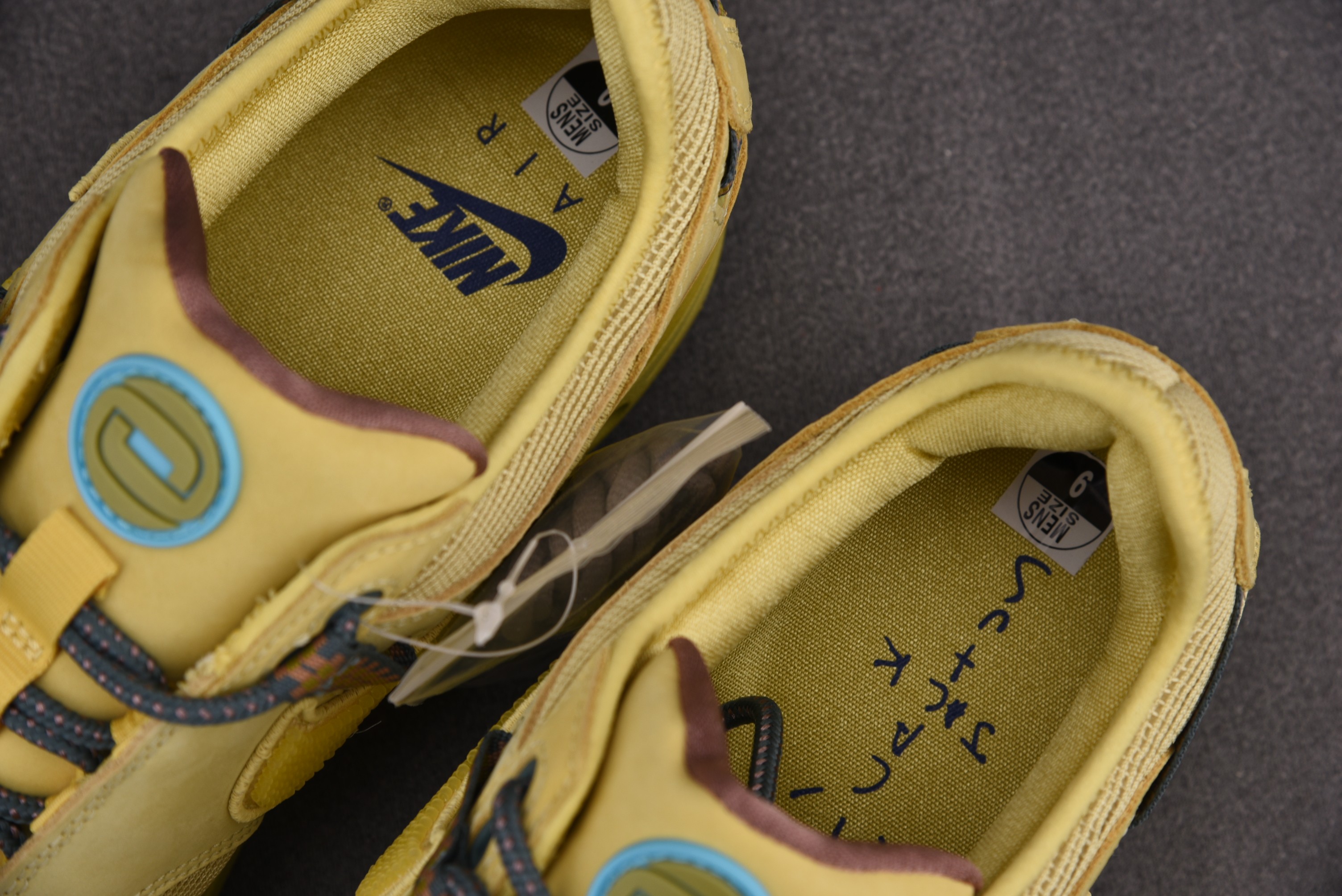 Nike Air Max 1 Travis Scott Cactus Jack Saturn Gold