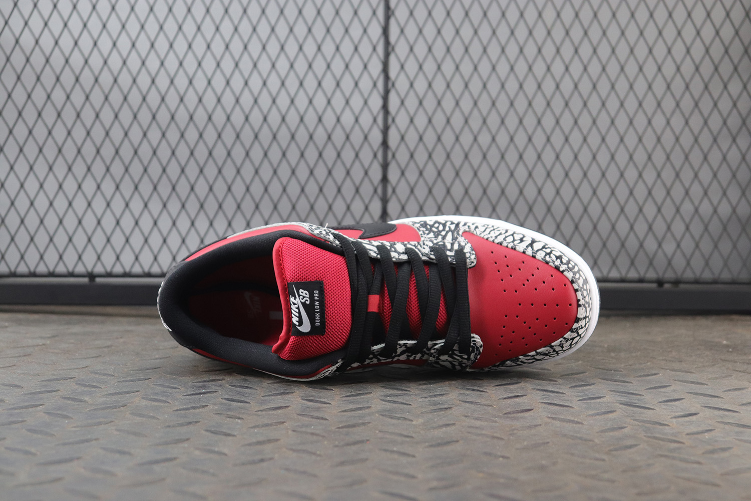 Nike Dunk SB Low Supreme Red Cement