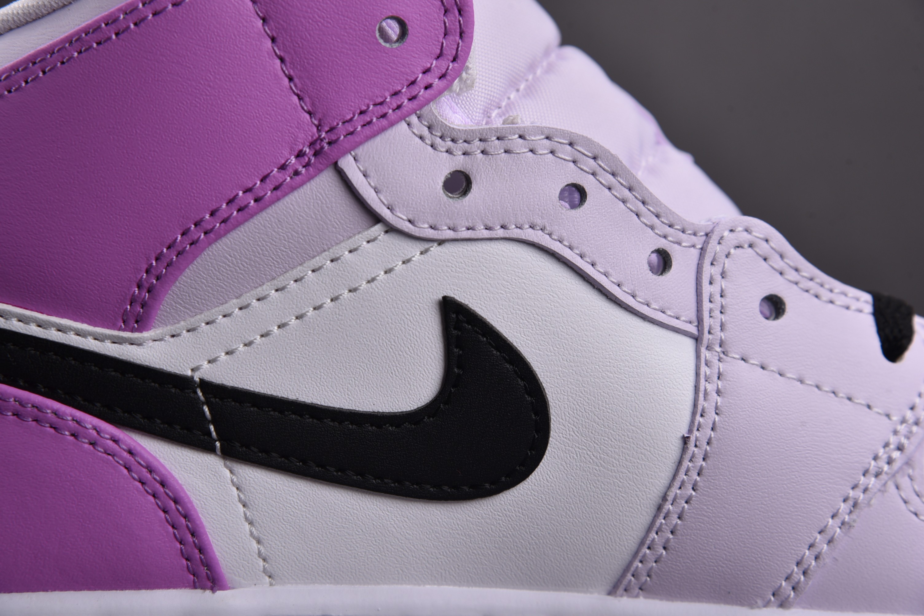 Jordan 1 Mid Barely Grape (GS)