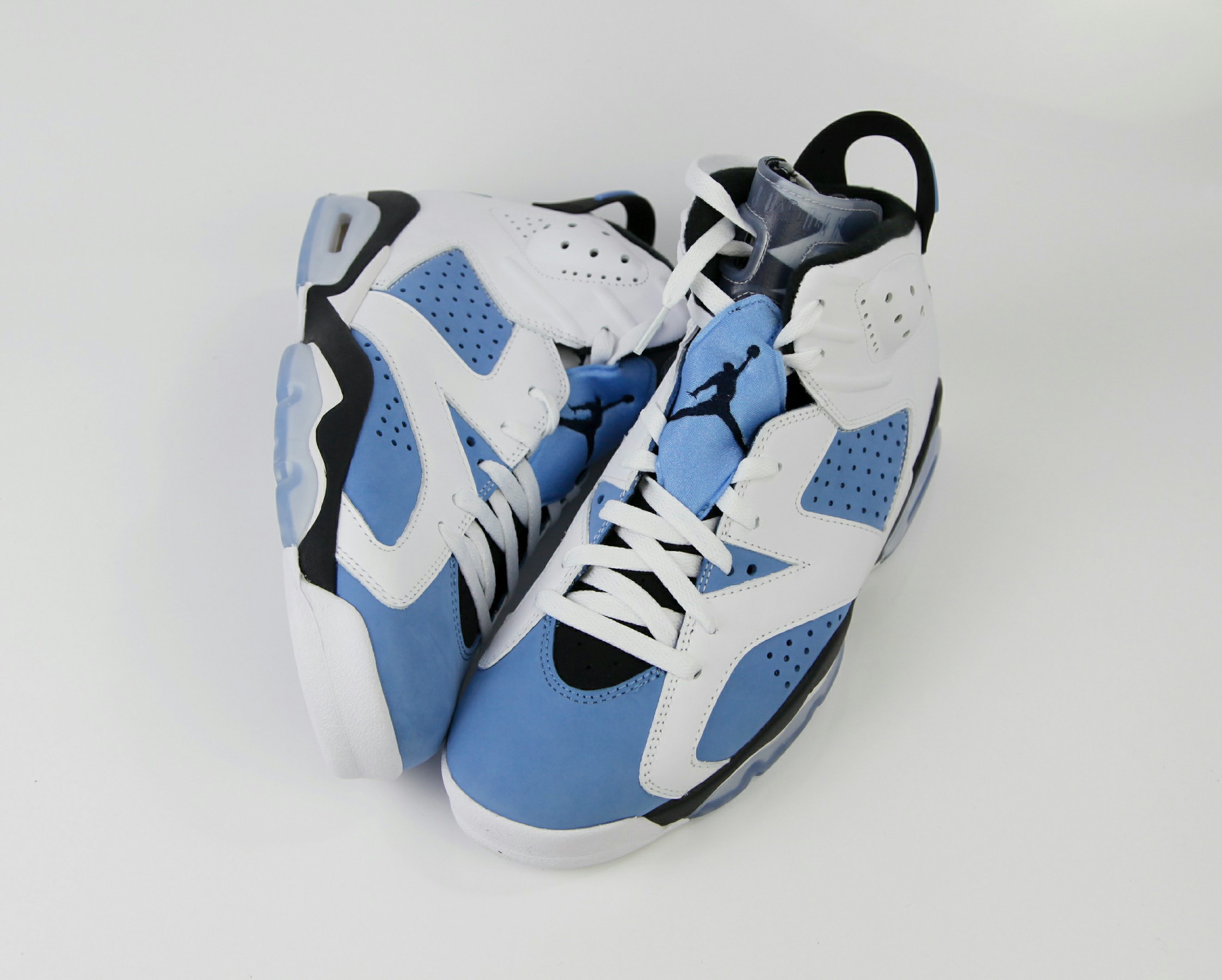 Jordan 6 UNC