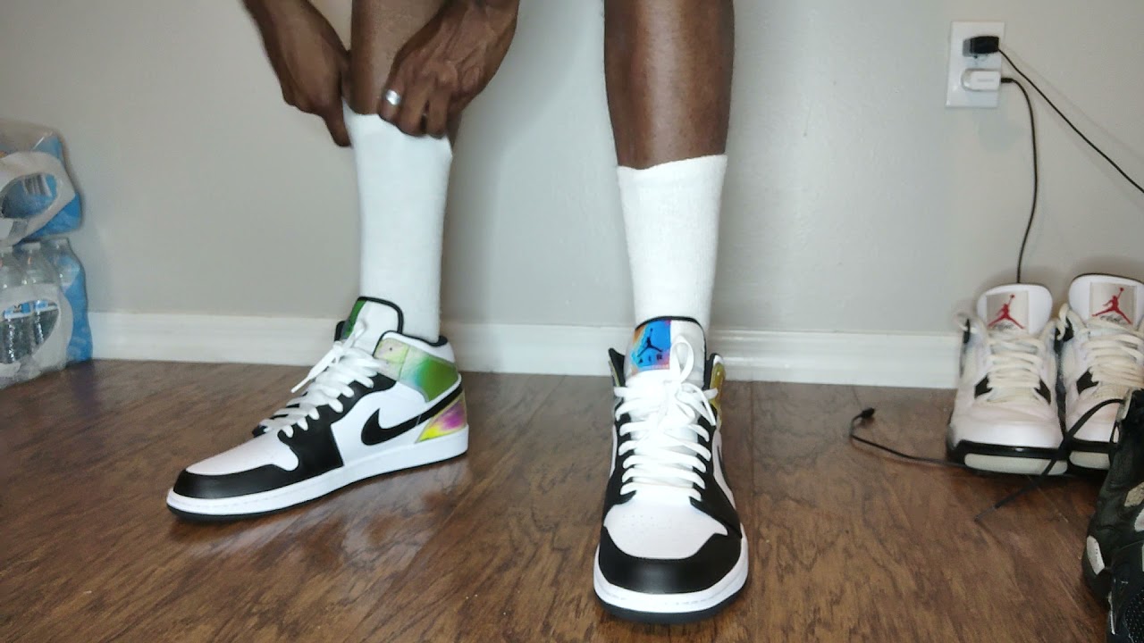 Jordan 1 Mid Heat Reactive