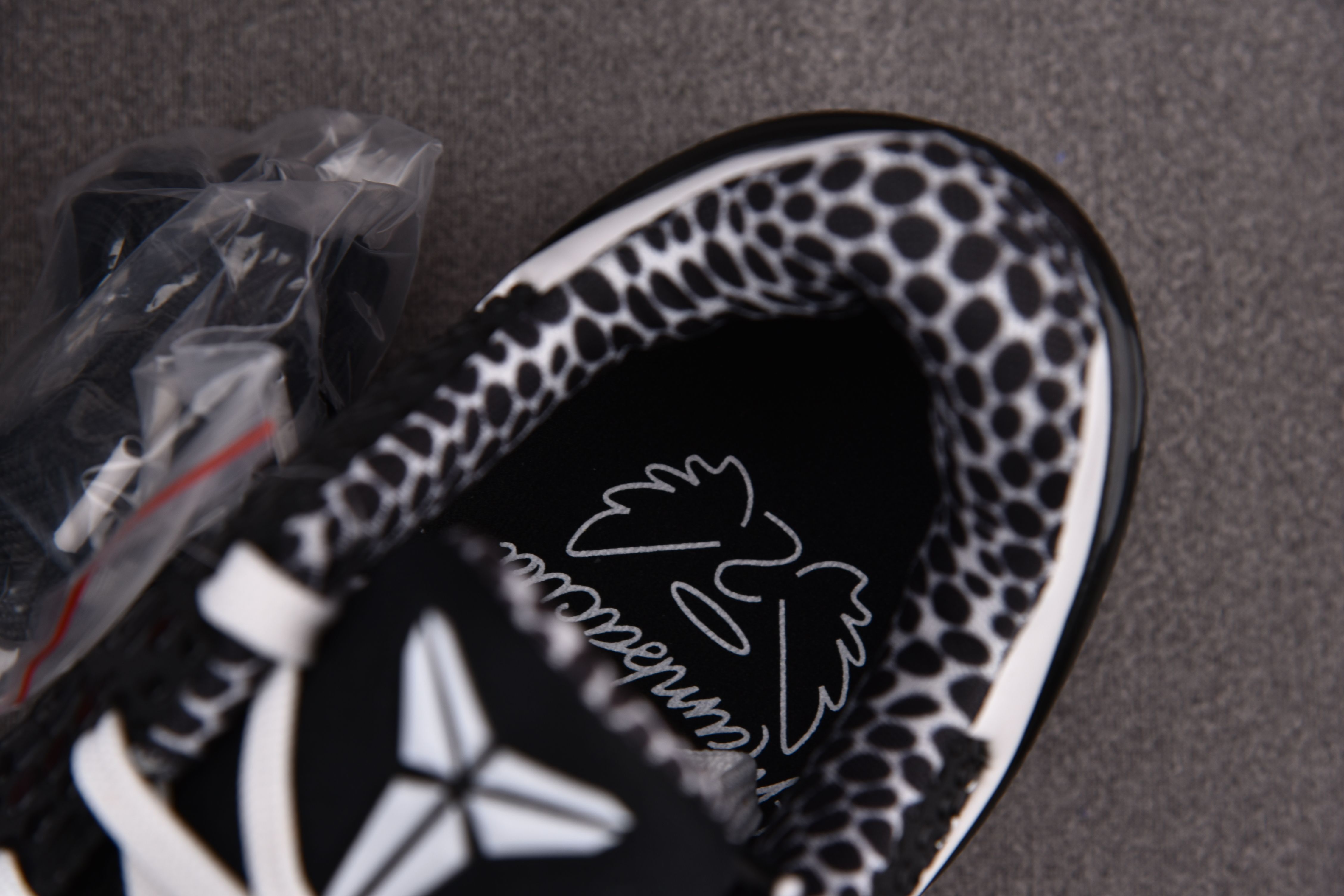 Nike Kobe 6 Protro Mambacita Sweet 16