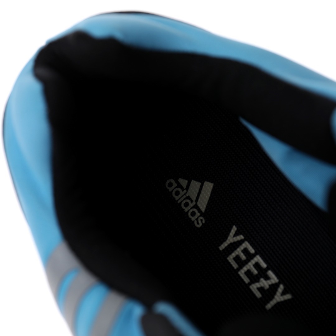 Yeezy Boost 700 MNVN Bright Cyan