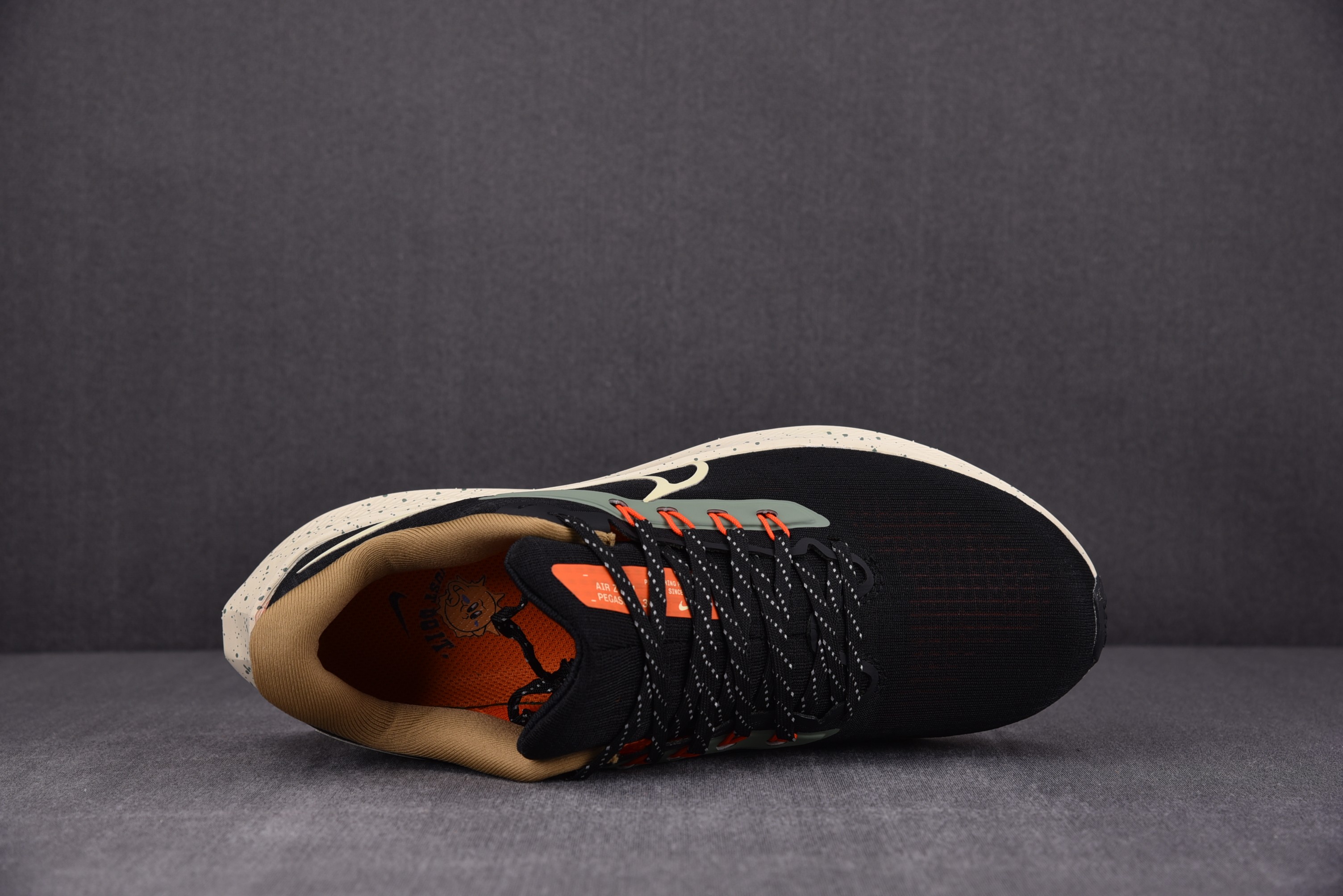 Nike Air Zoom Pegasus 39 Black Green Safety Orange