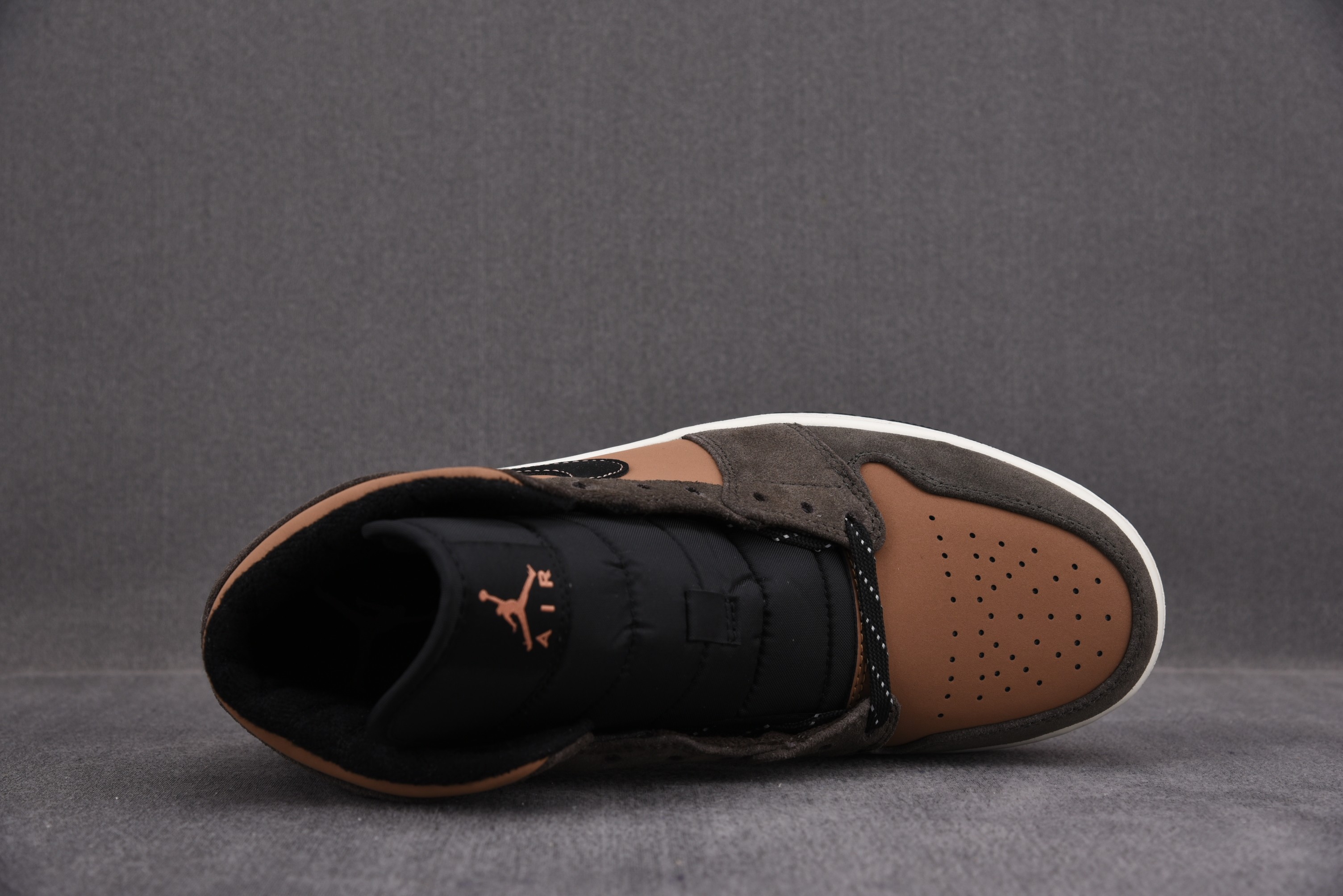 Jordan 1 Mid SE Dark Chocolate