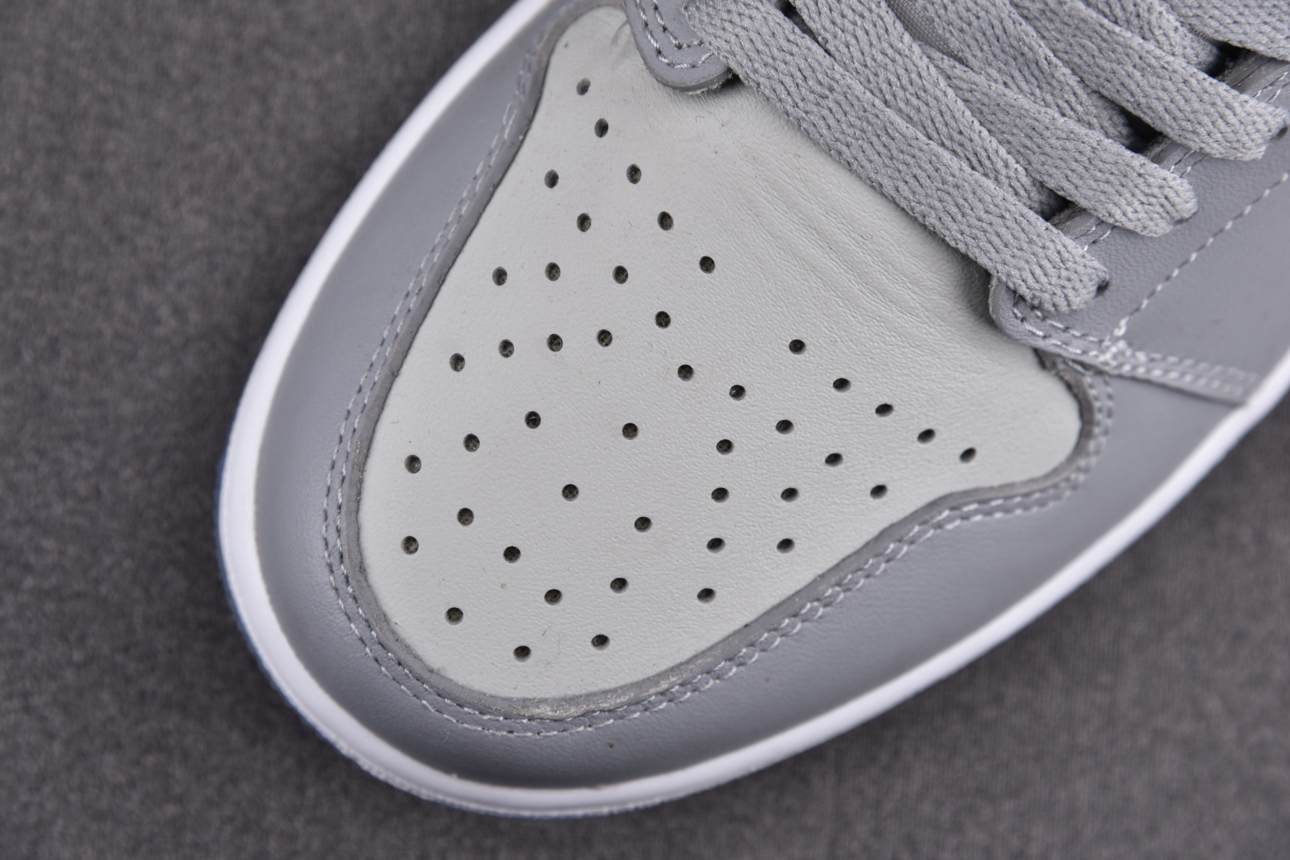 Jordan 1 Retro Low Golf Wolf Grey