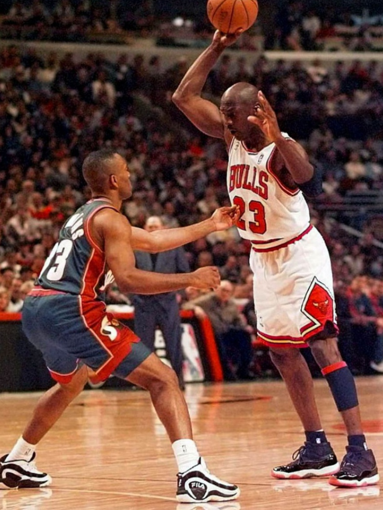 Air Jordan 11 Bred 2019