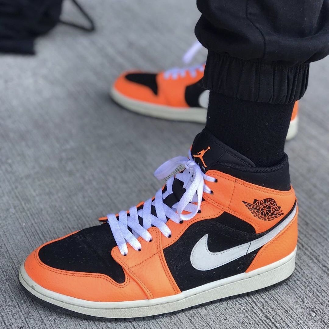 Jordan 1 Mid Black Cone