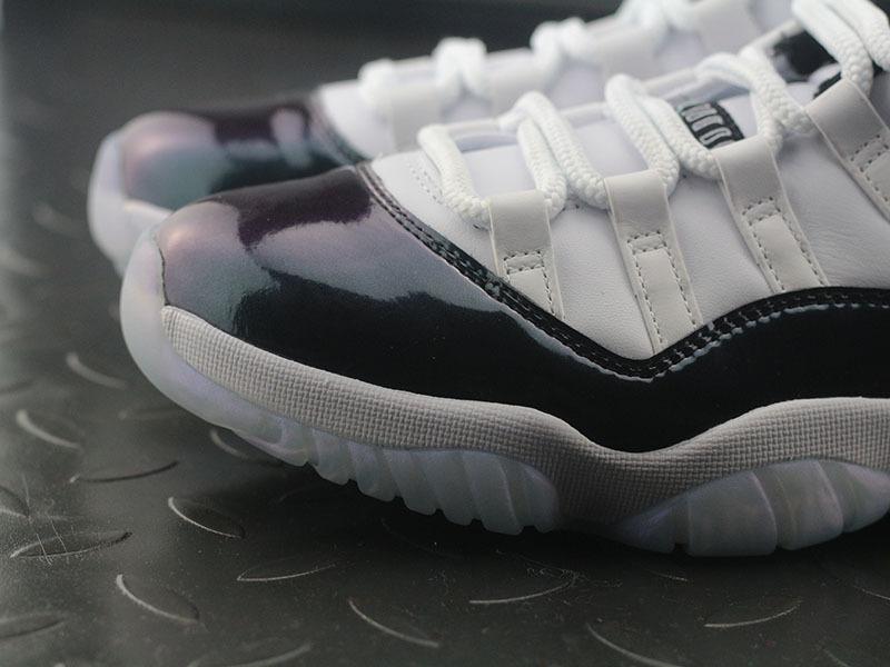 Jordan 11 Retro Low Easter/Emerald