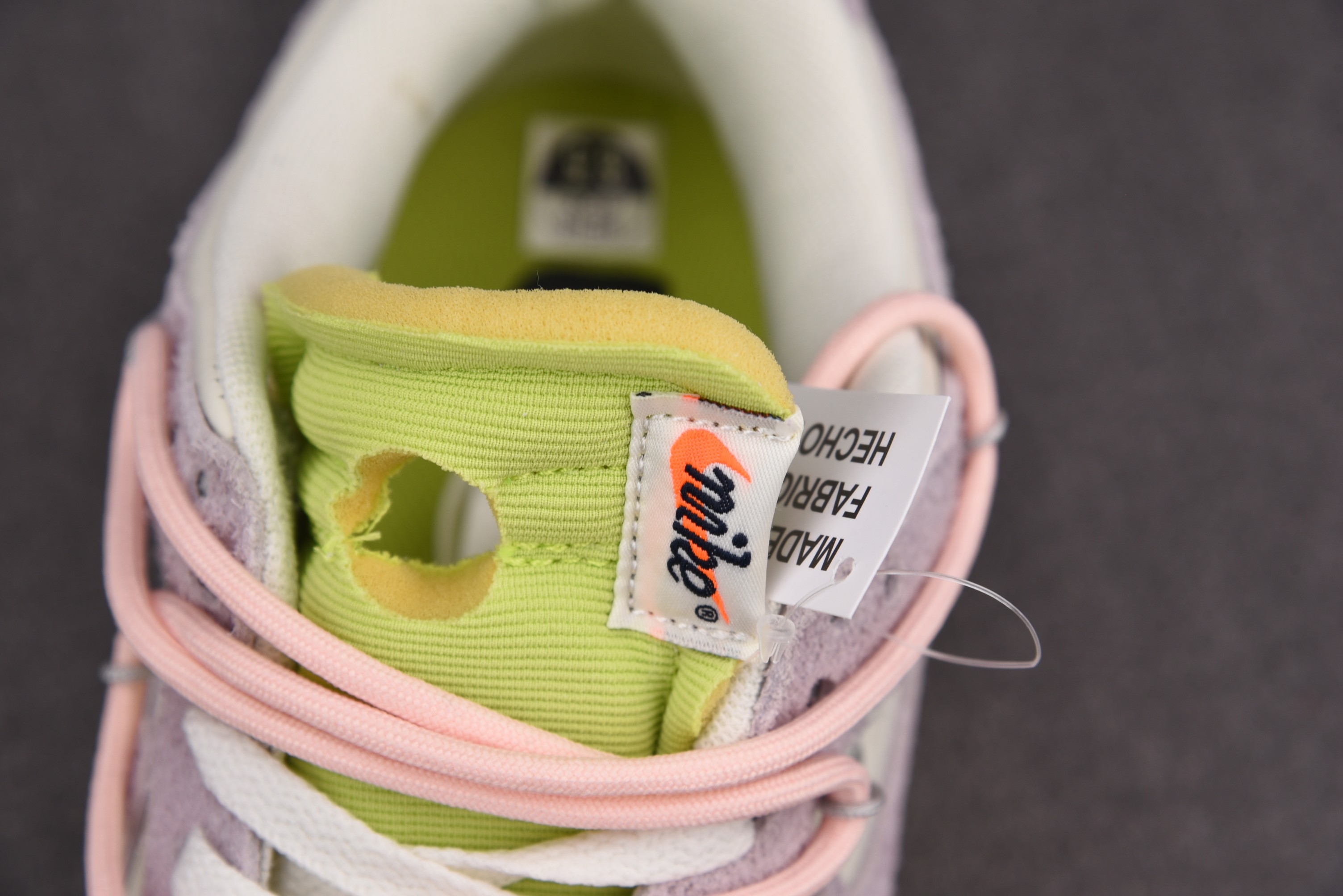 Nike Dunk Low   Lot 12