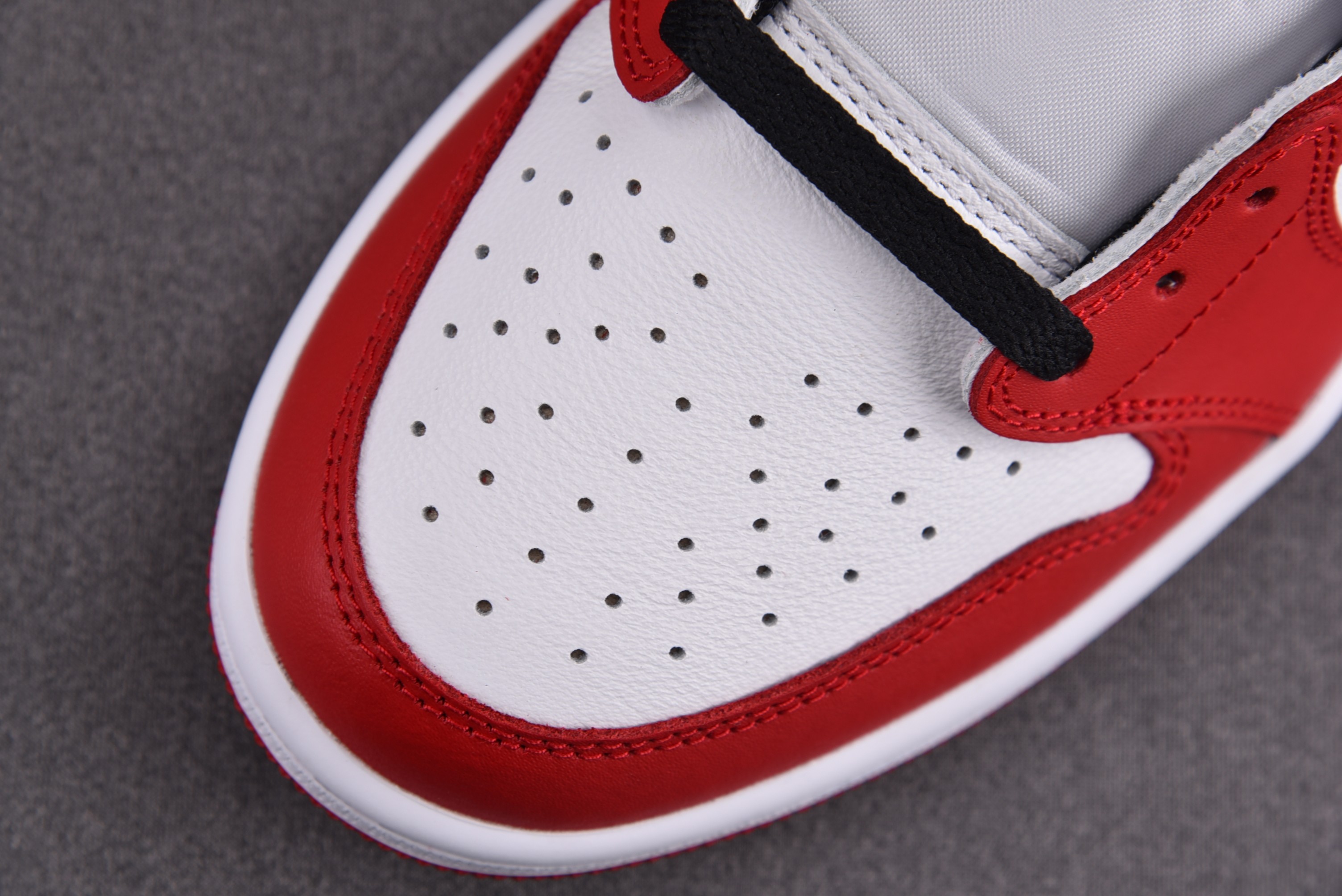 Jordan 1 Retro Low Chicago