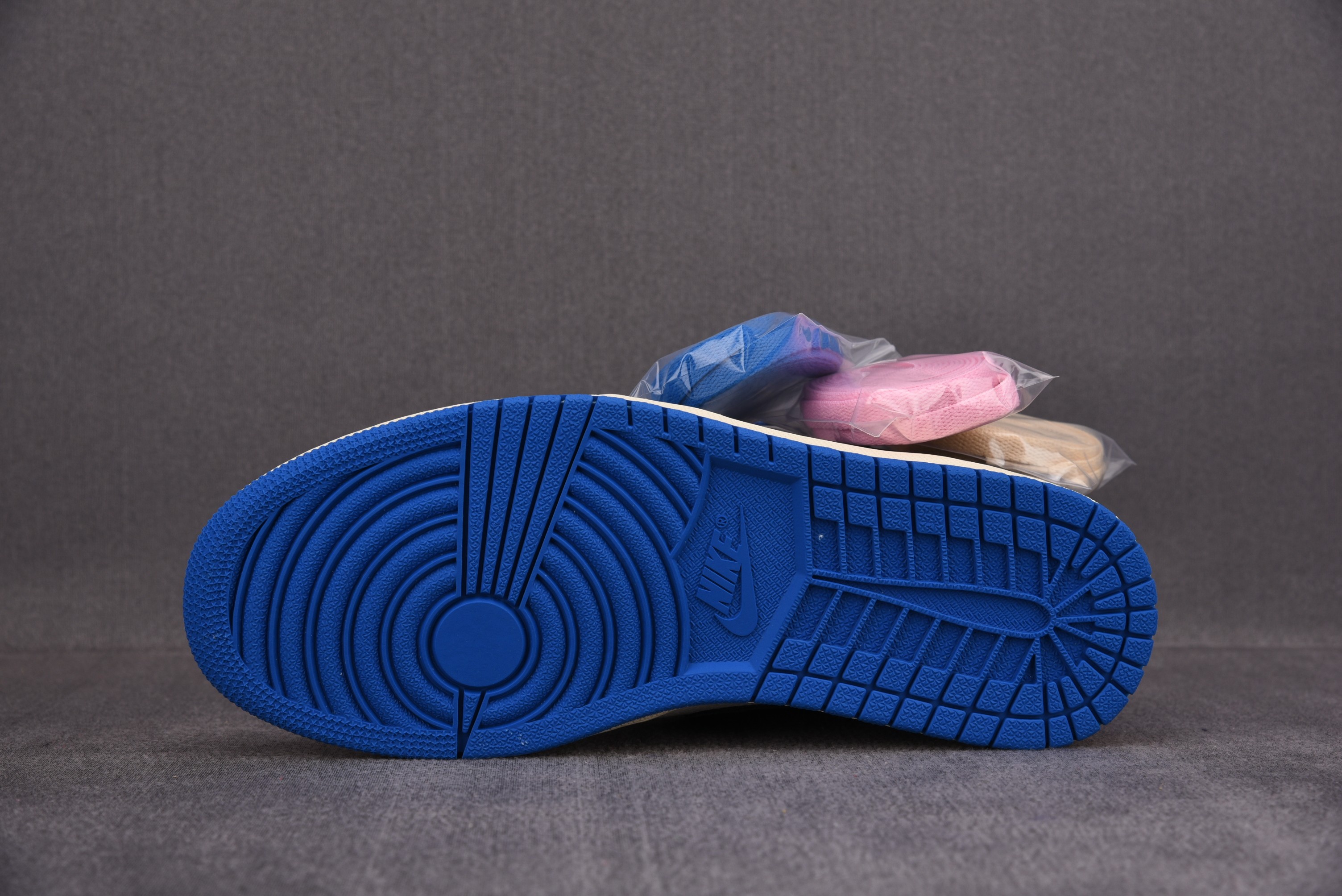 Jordan 1 High OG SP Fragment x Travis Scott