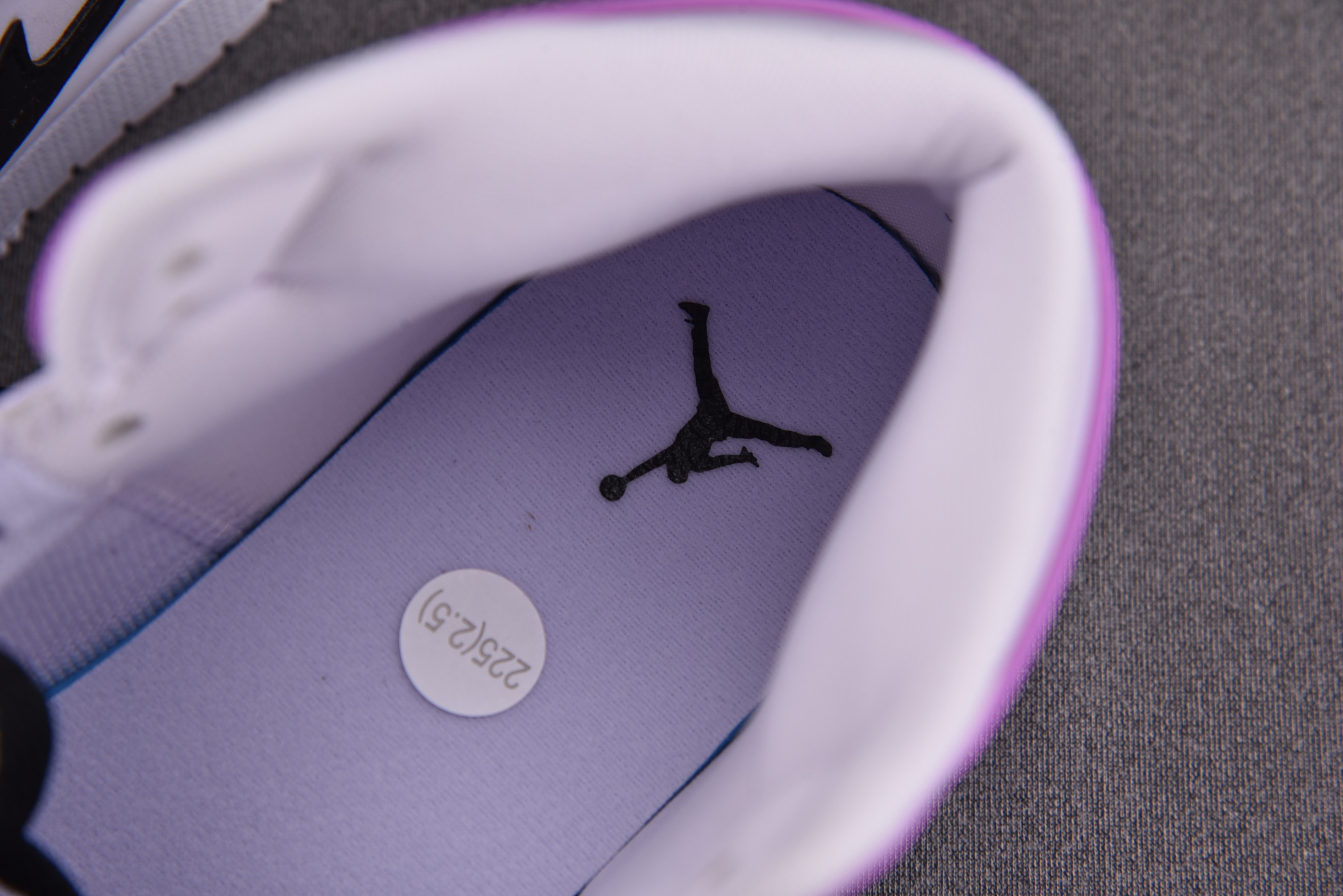 Jordan 1 Mid Barely Grape (GS)