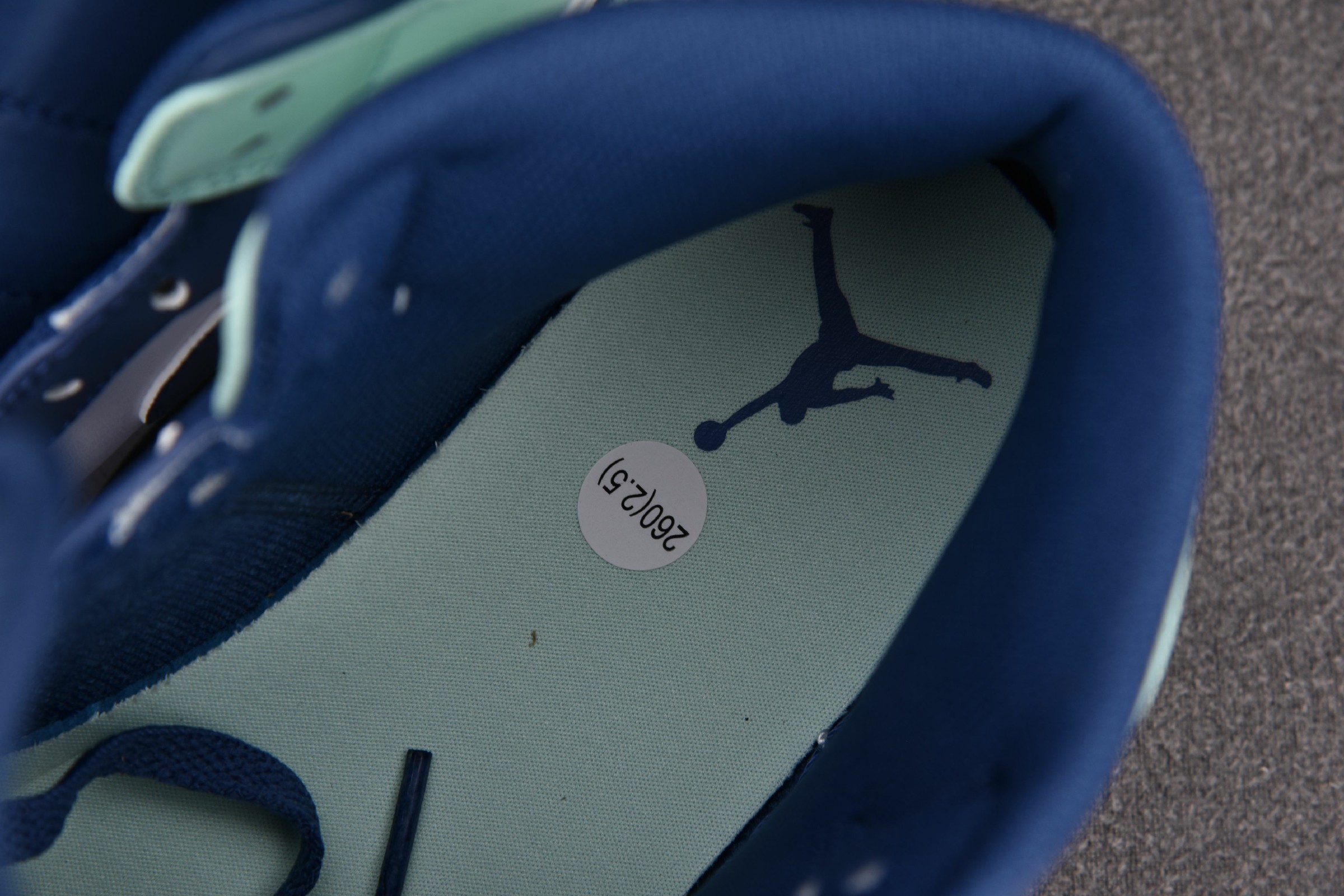 Jordan 1 Mid Mystic Navy Mint Foam / Blue Mint