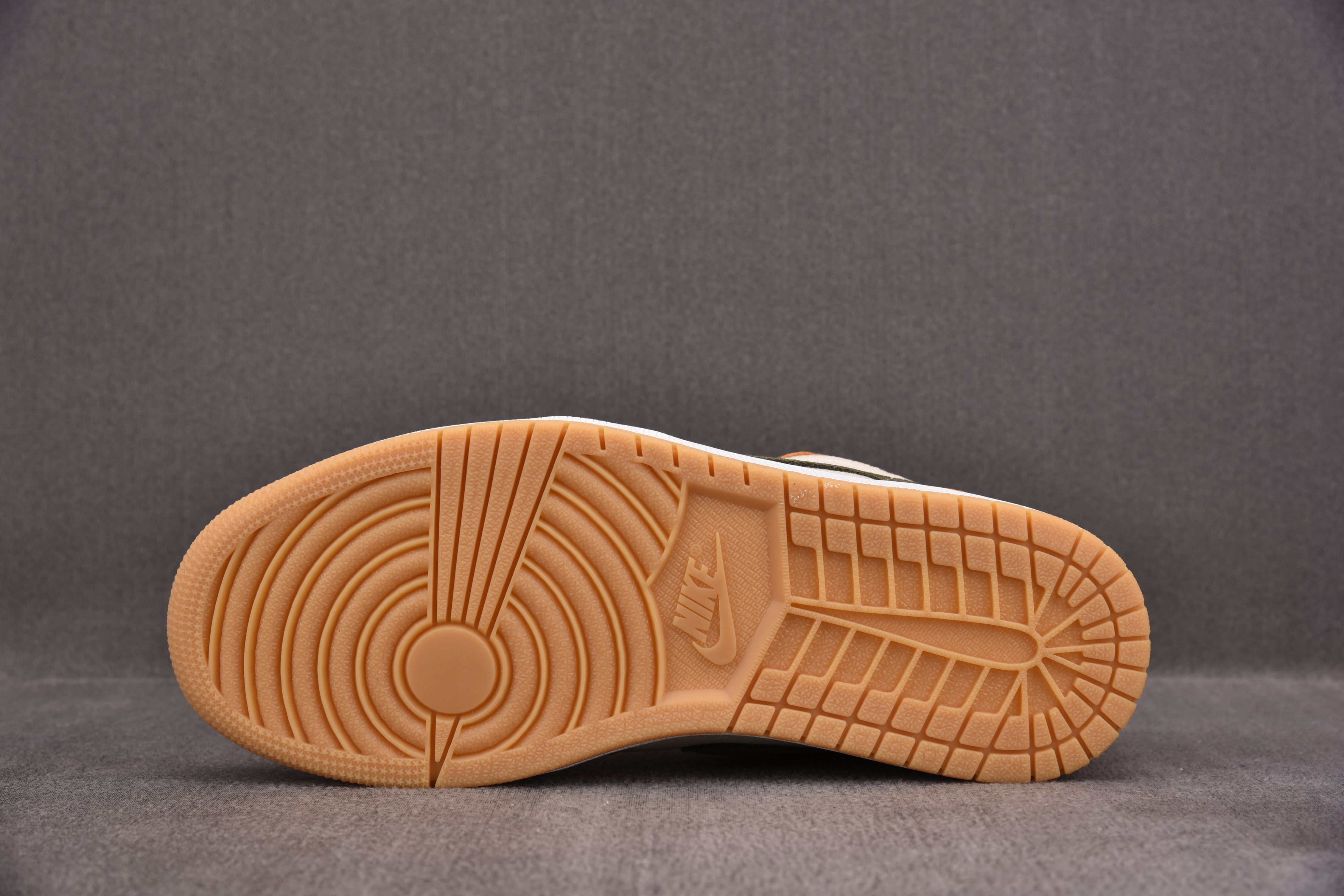 Jordan 1 Low SE Light Curry