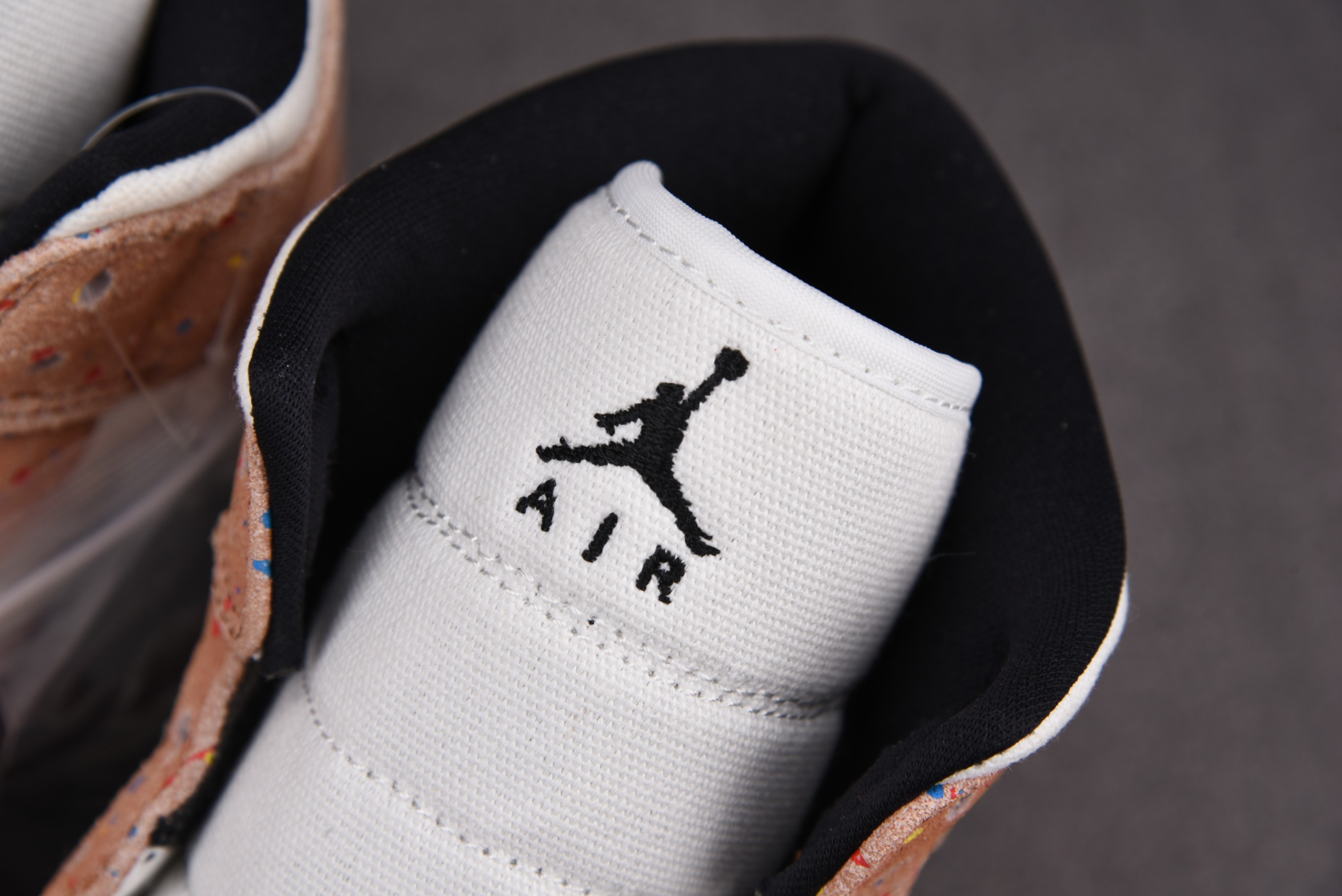 Jordan 1 Mid SE Brushstroke