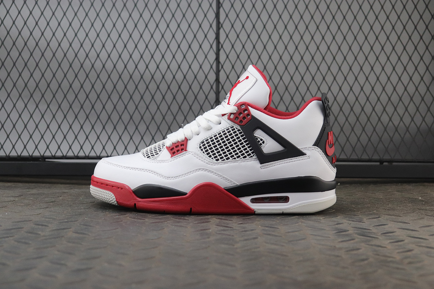 Jordan 4 Retro Fire Red (2020)