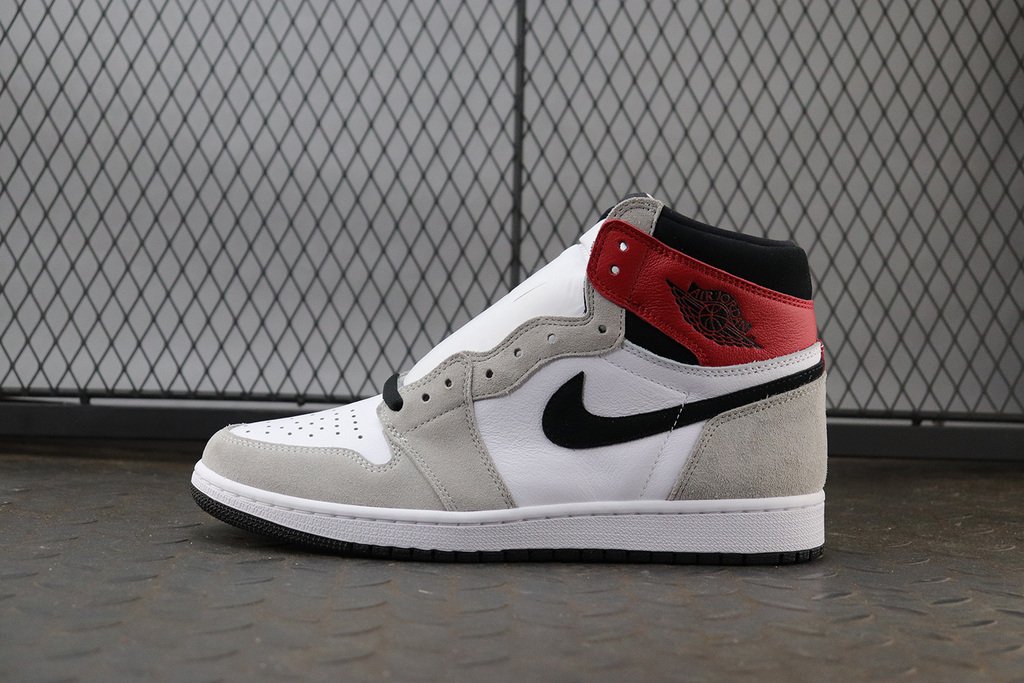 Jordan 1 Retro High Light Smoke Grey