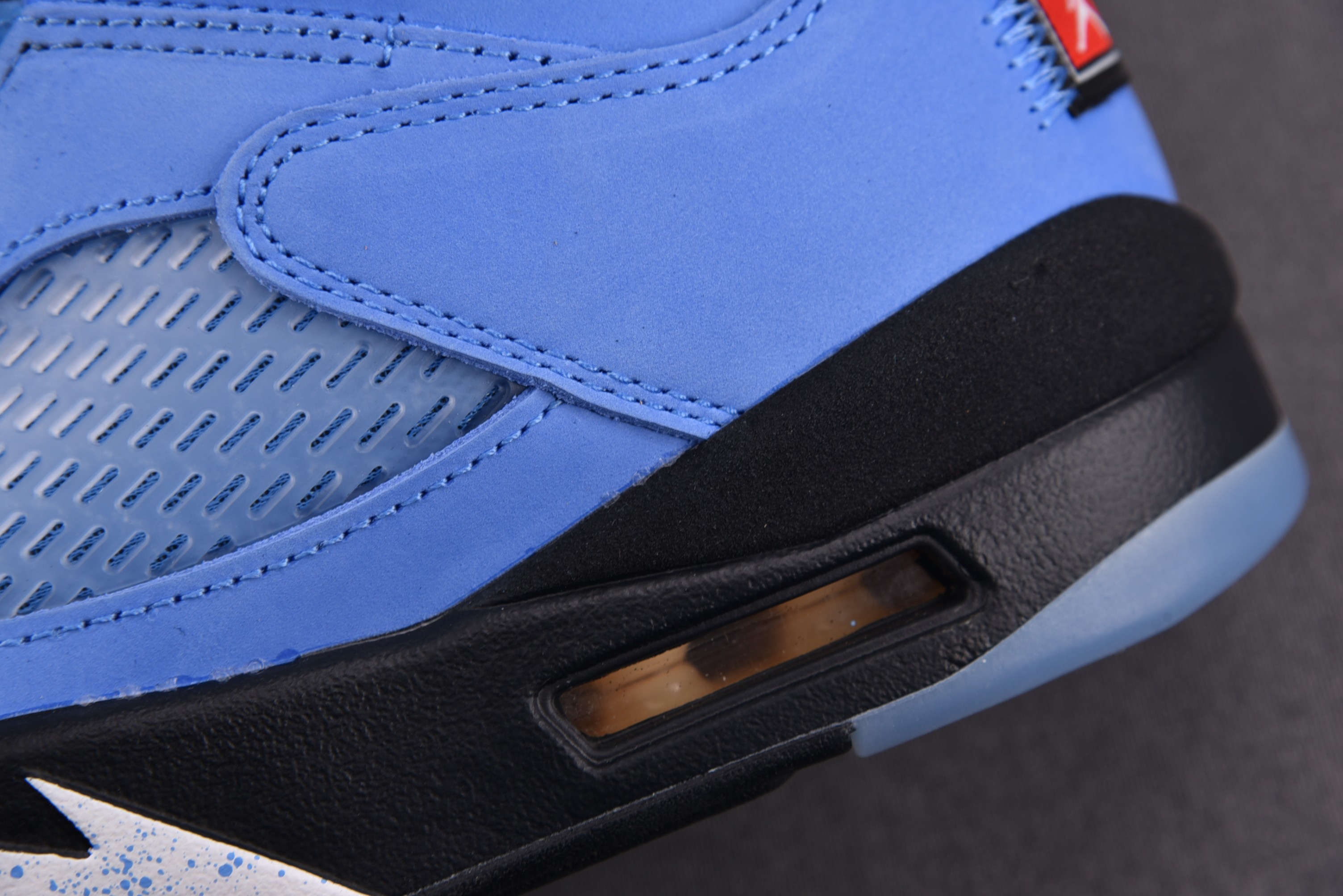 Jordan 5 UNC University Blue