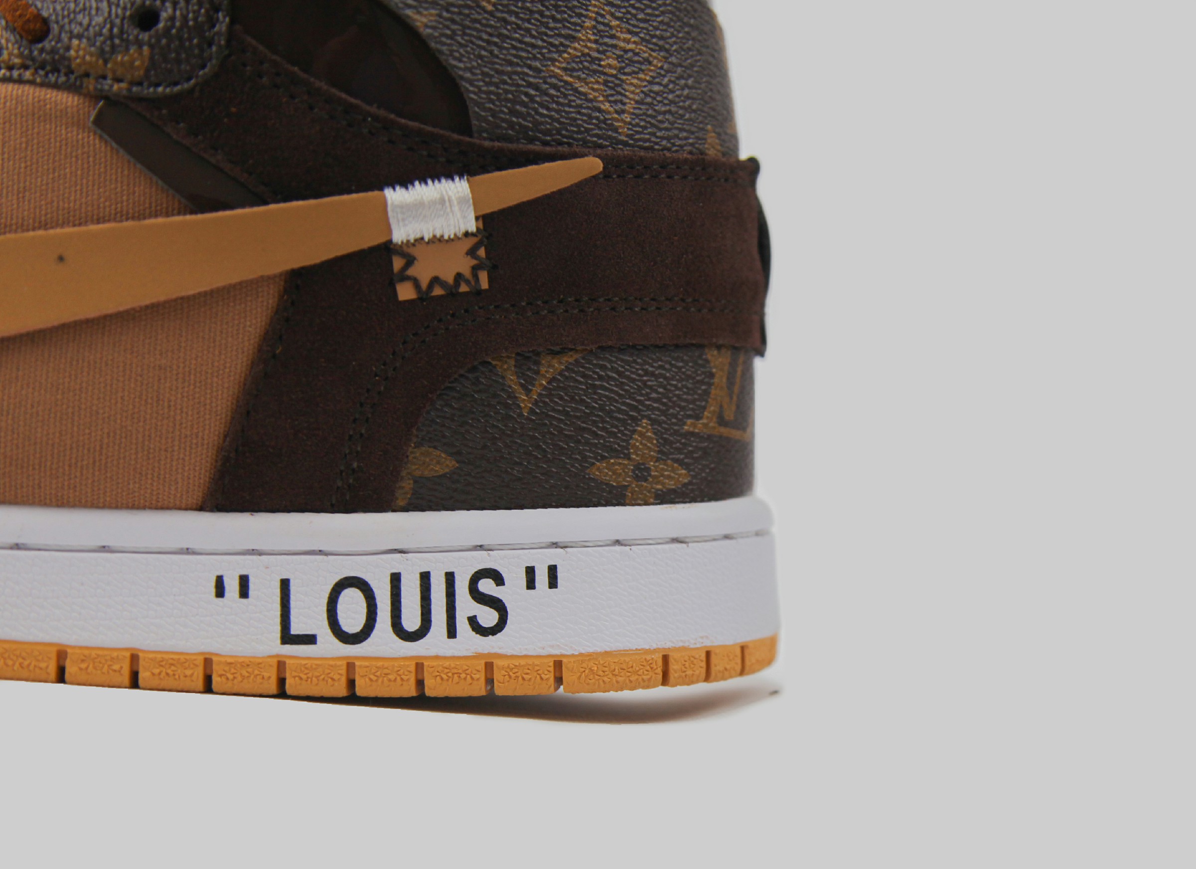 Air Jordan 1 Retro High x Louis Vuitton (Custom)