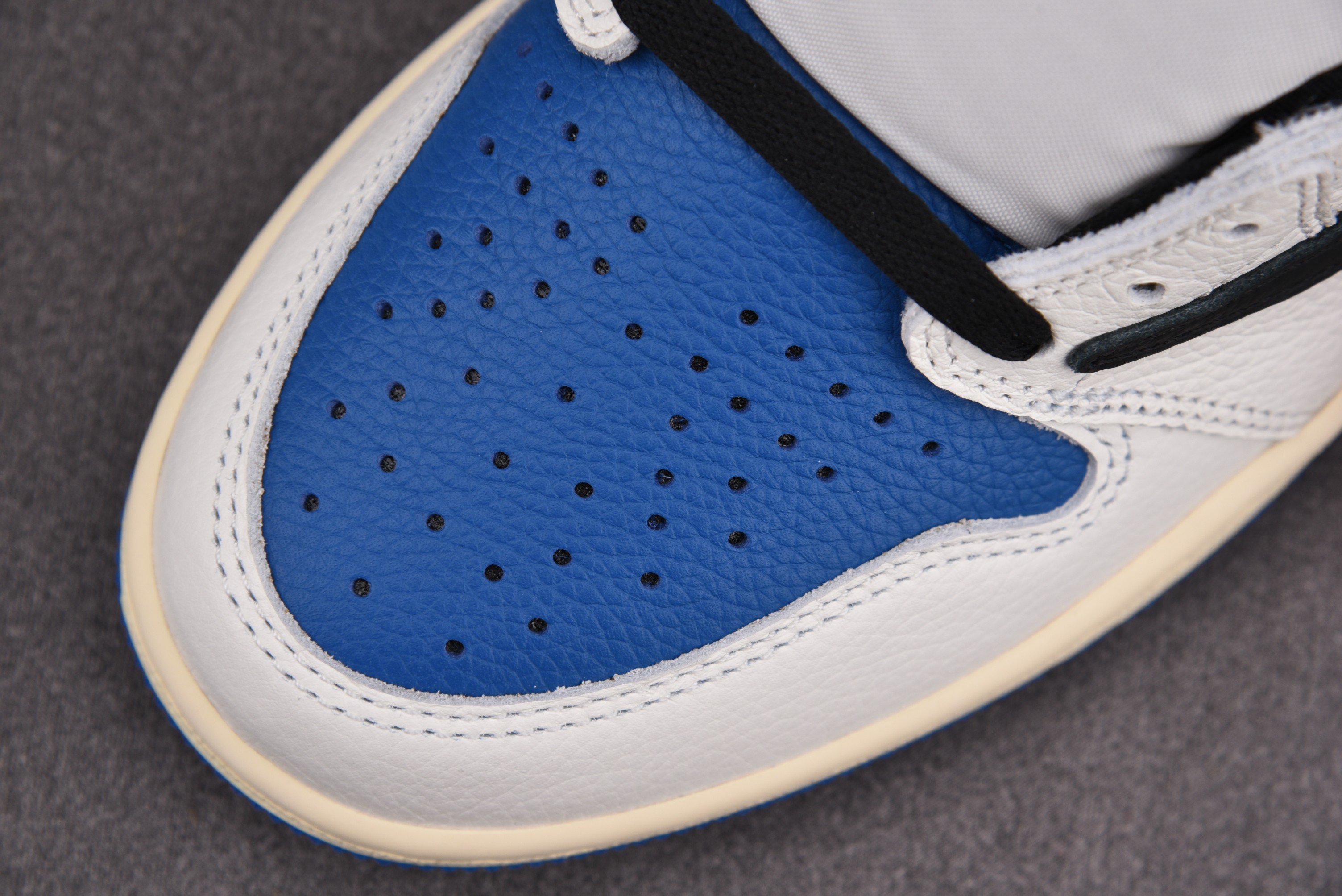 Jordan 1 High OG SP Fragment x Travis Scott