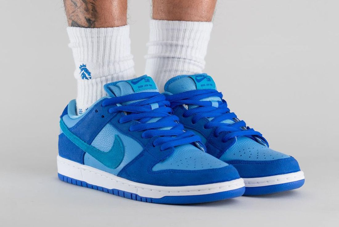 Nike SB Dunk Low Blue Raspberry