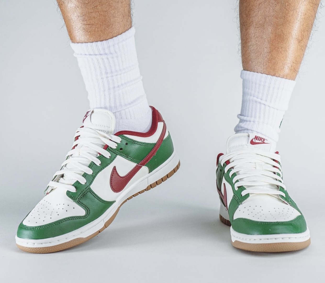 Nike Dunk Low Gorge Green Team Red