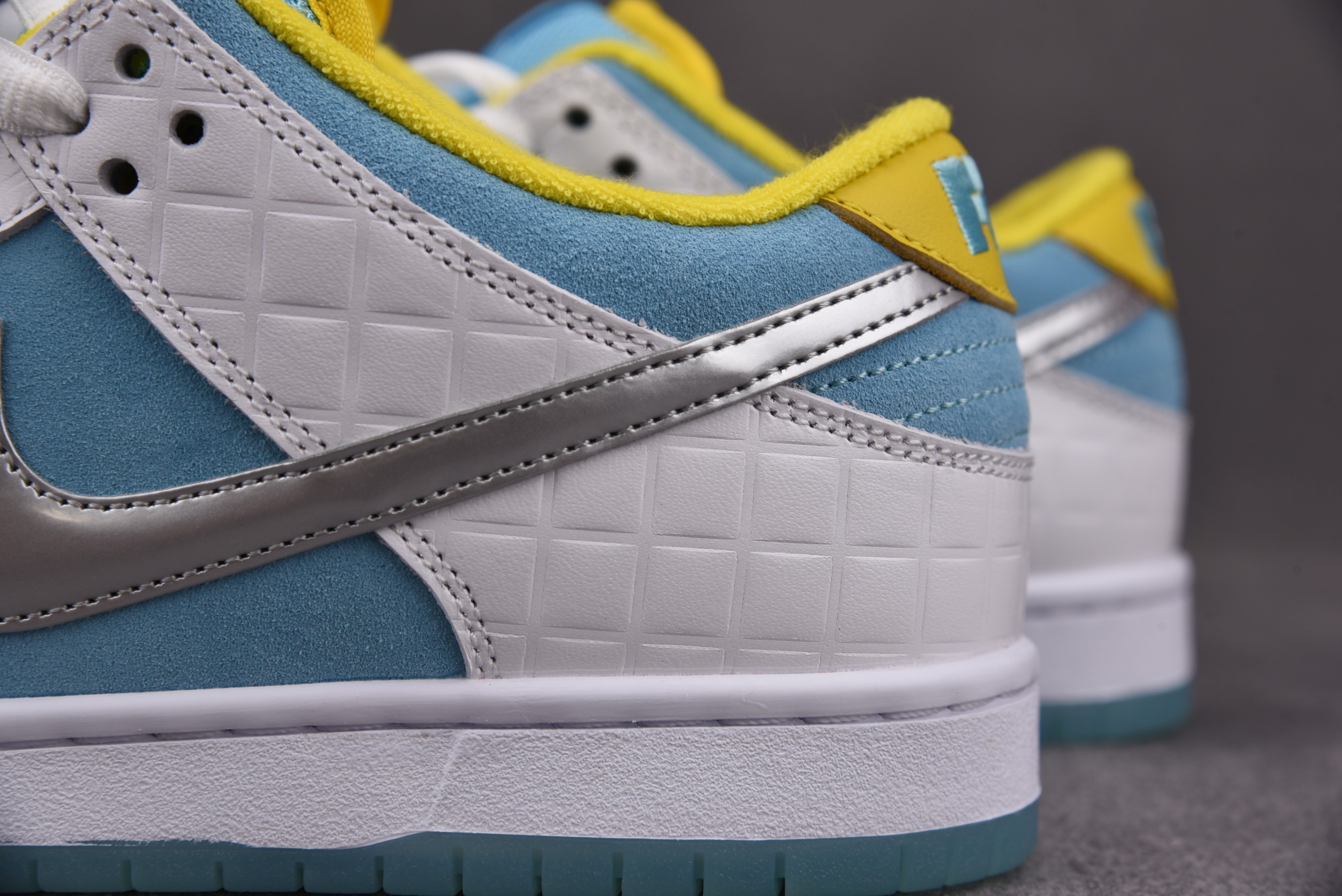 Nike SB Dunk Low Pro FTC Lagoon Pulse