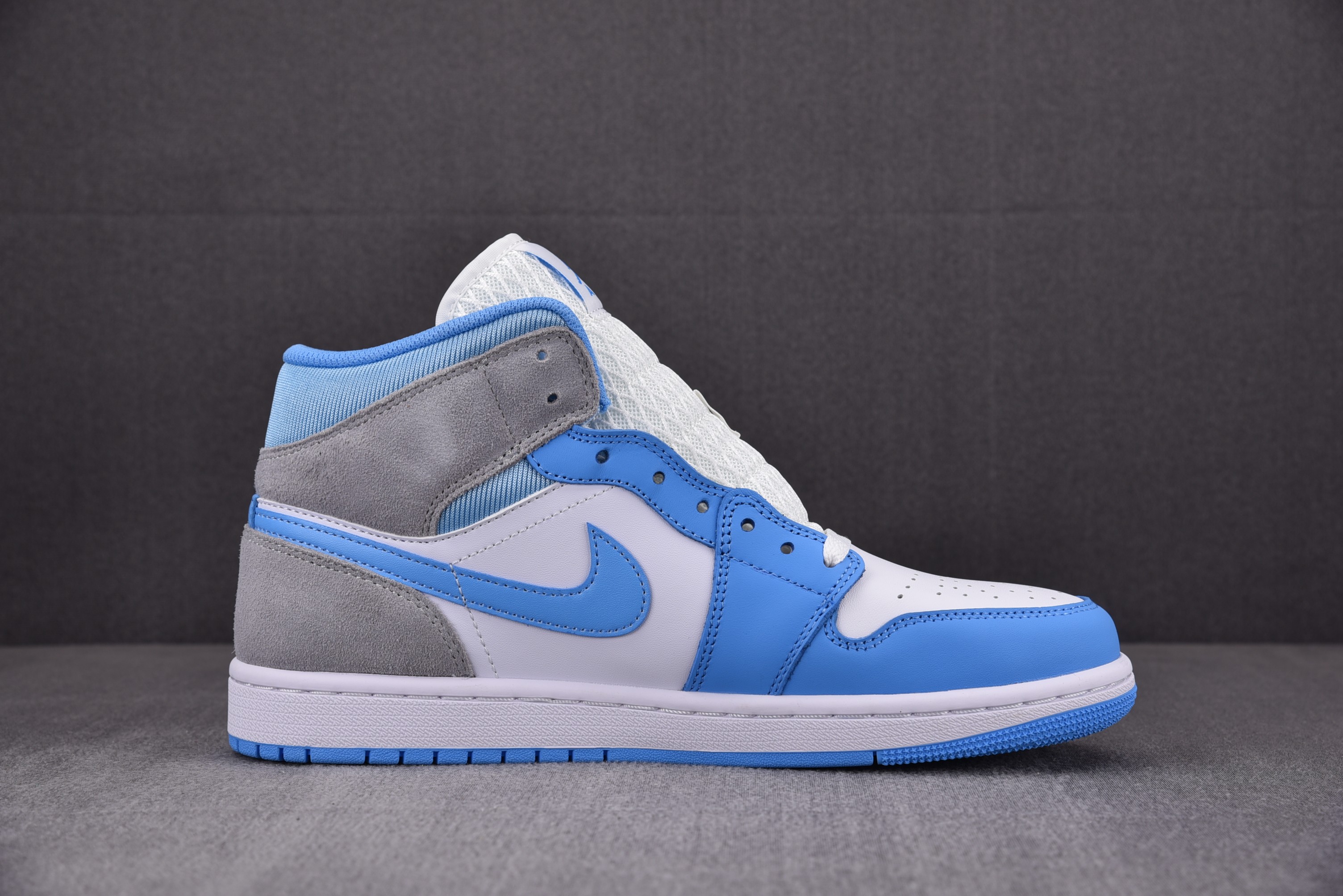 Jordan 1 Mid University Blue Grey