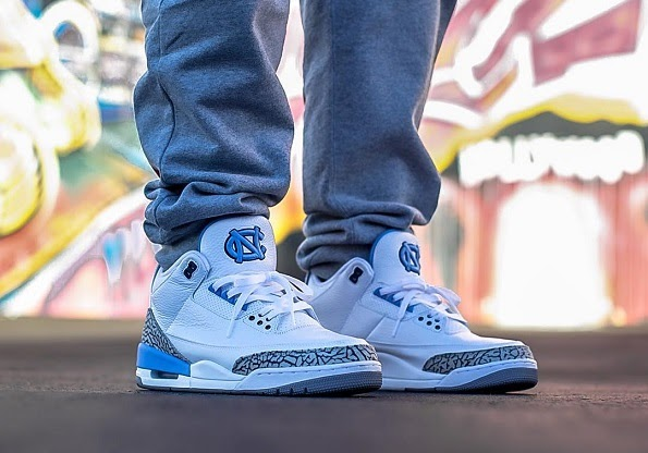 Air Jordan 3 UNC