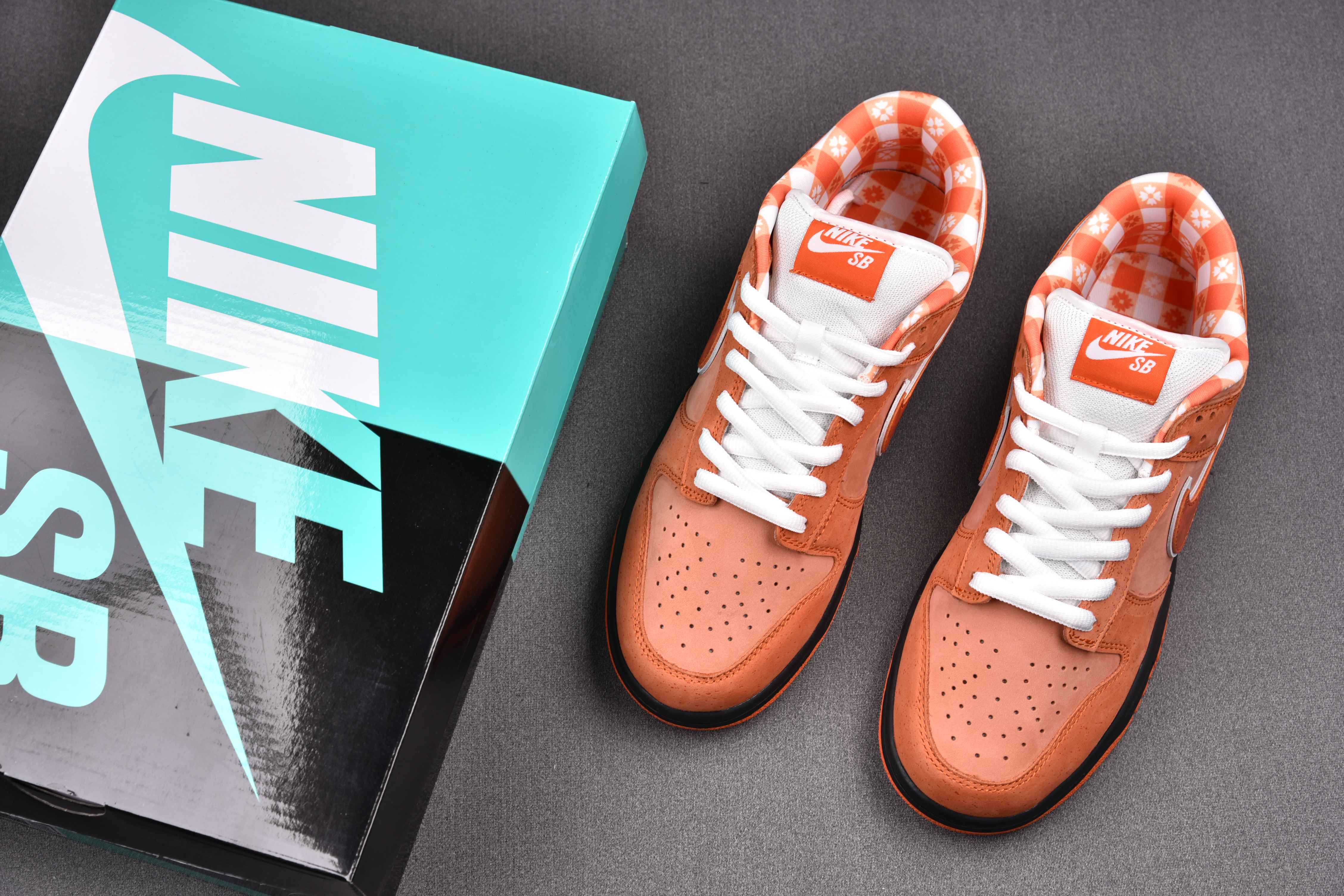 Nike SB Dunk Low Orange Lobster