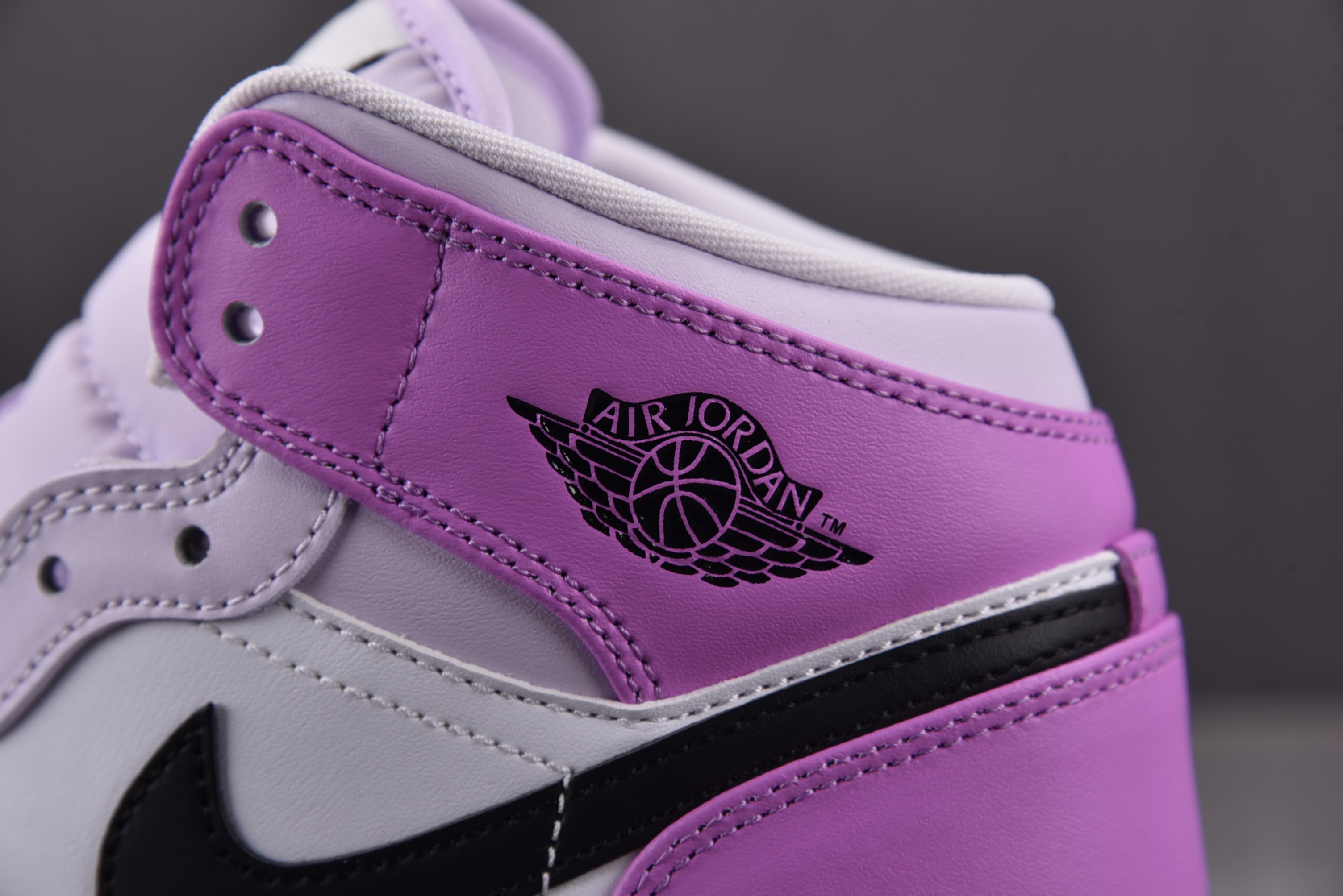 Jordan 1 Mid Barely Grape (GS)