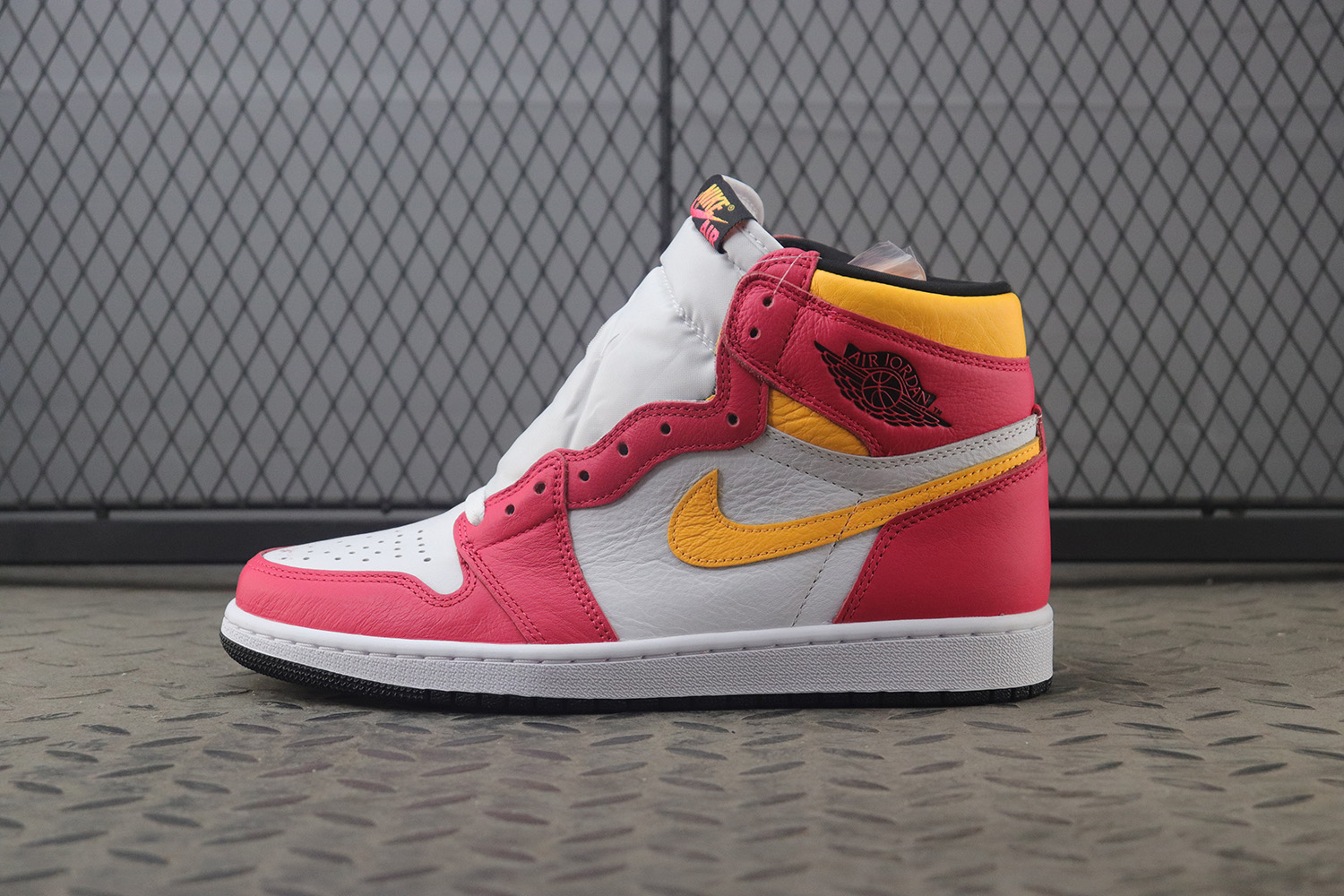 Jordan 1 Retro High OG Light Fusion Red