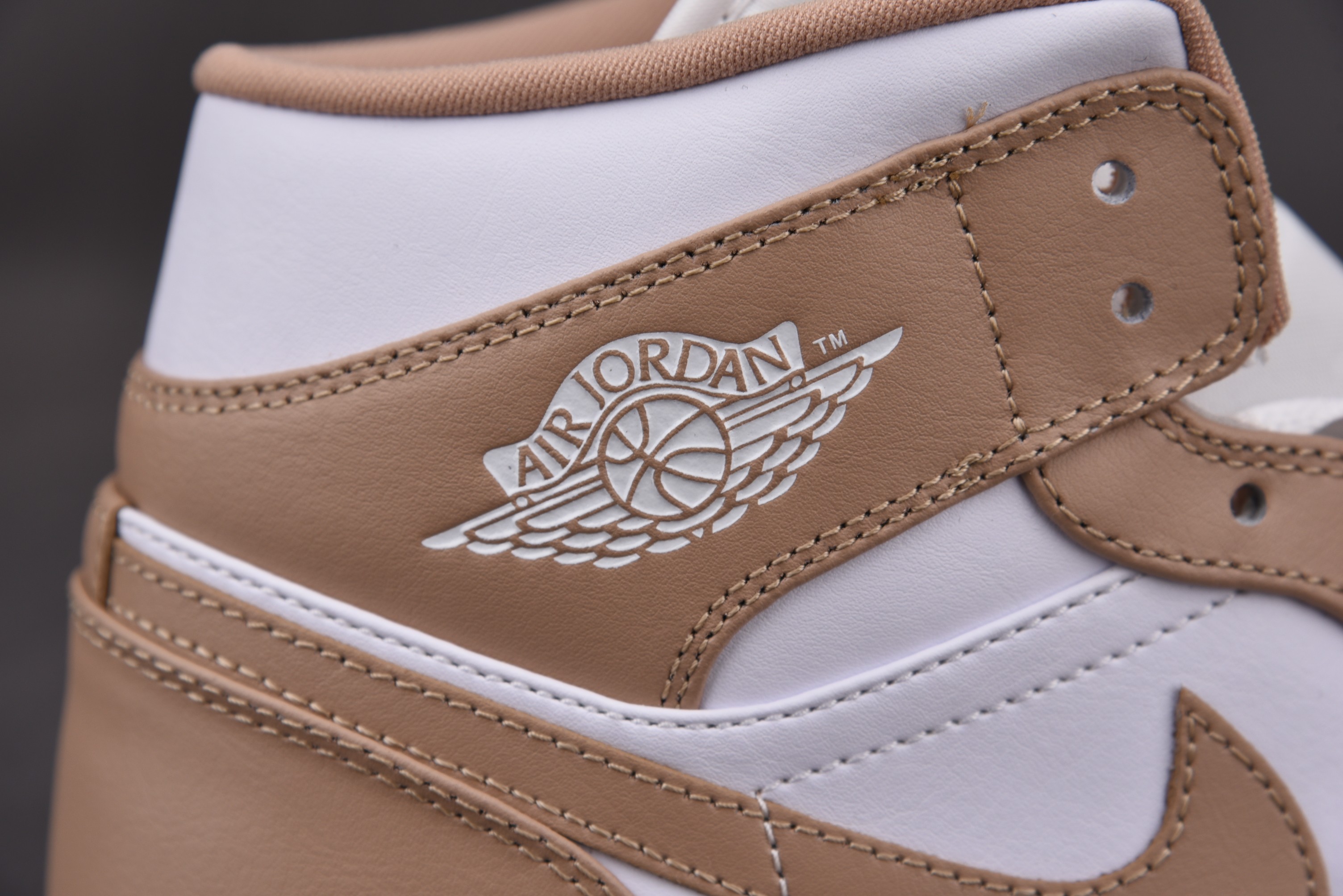 Jordan 1 Mid Tan Gum