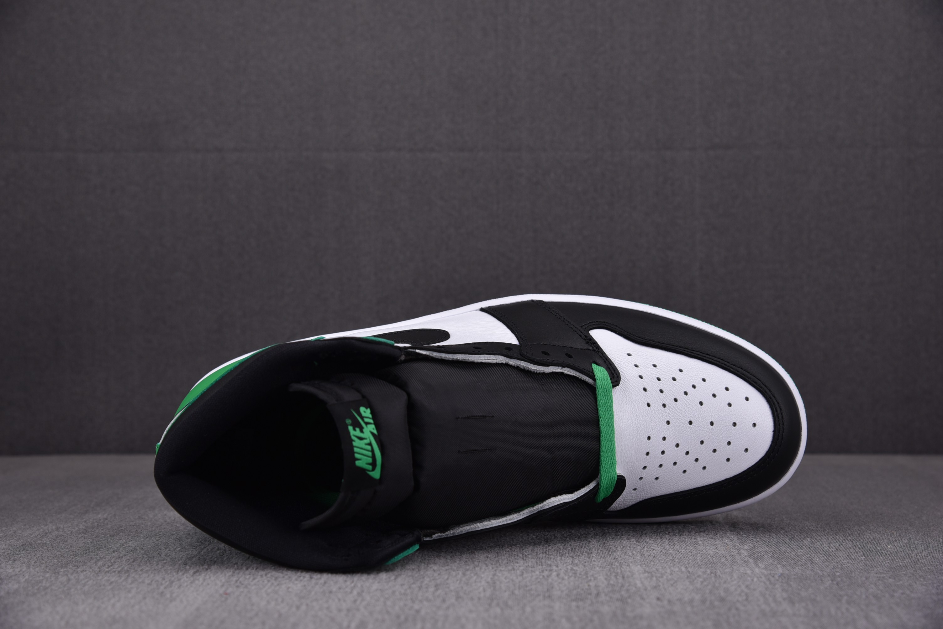 Jordan 1 Retro High OG Lucky Green