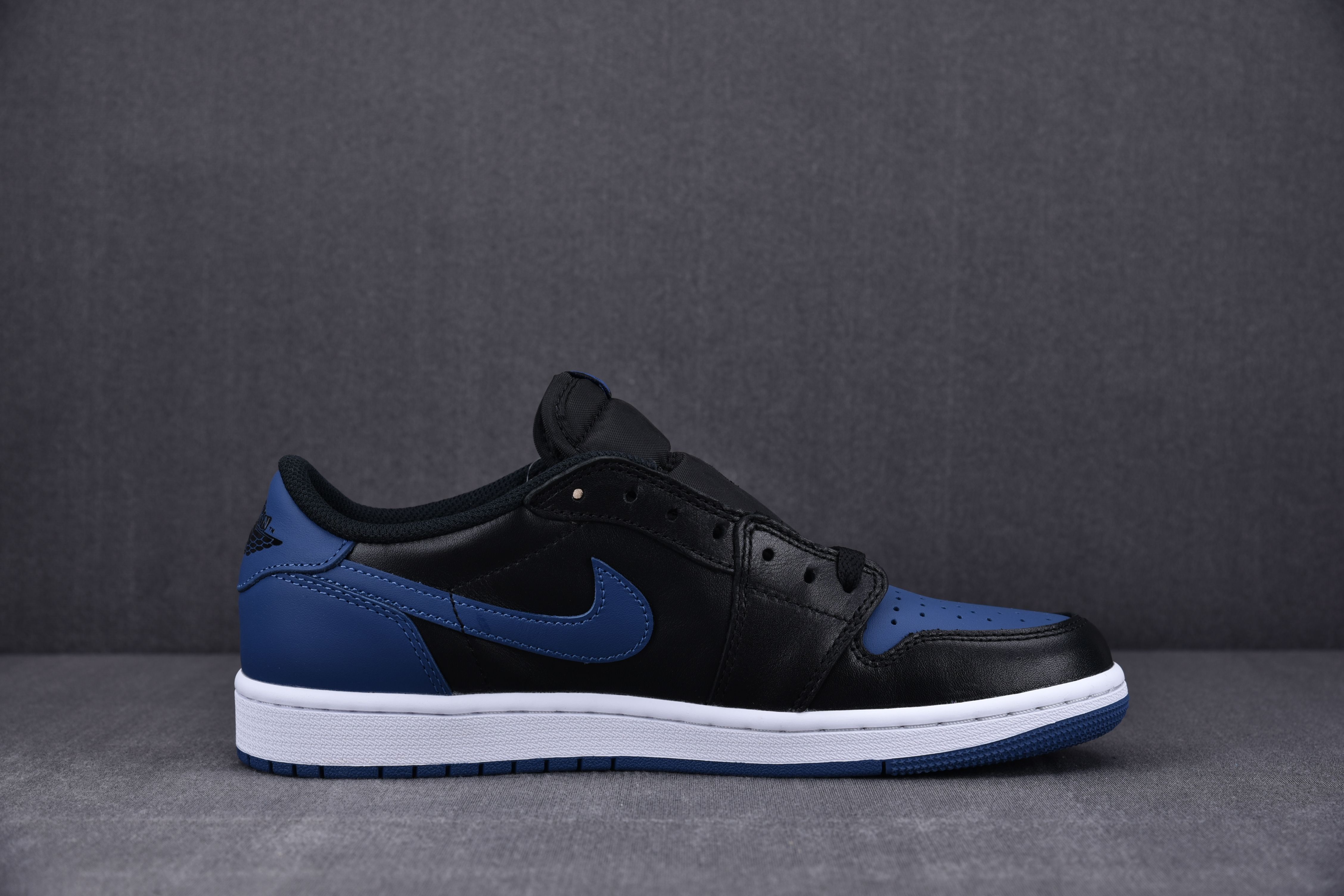 Jordan 1 Retro Low OG Mystic Navy