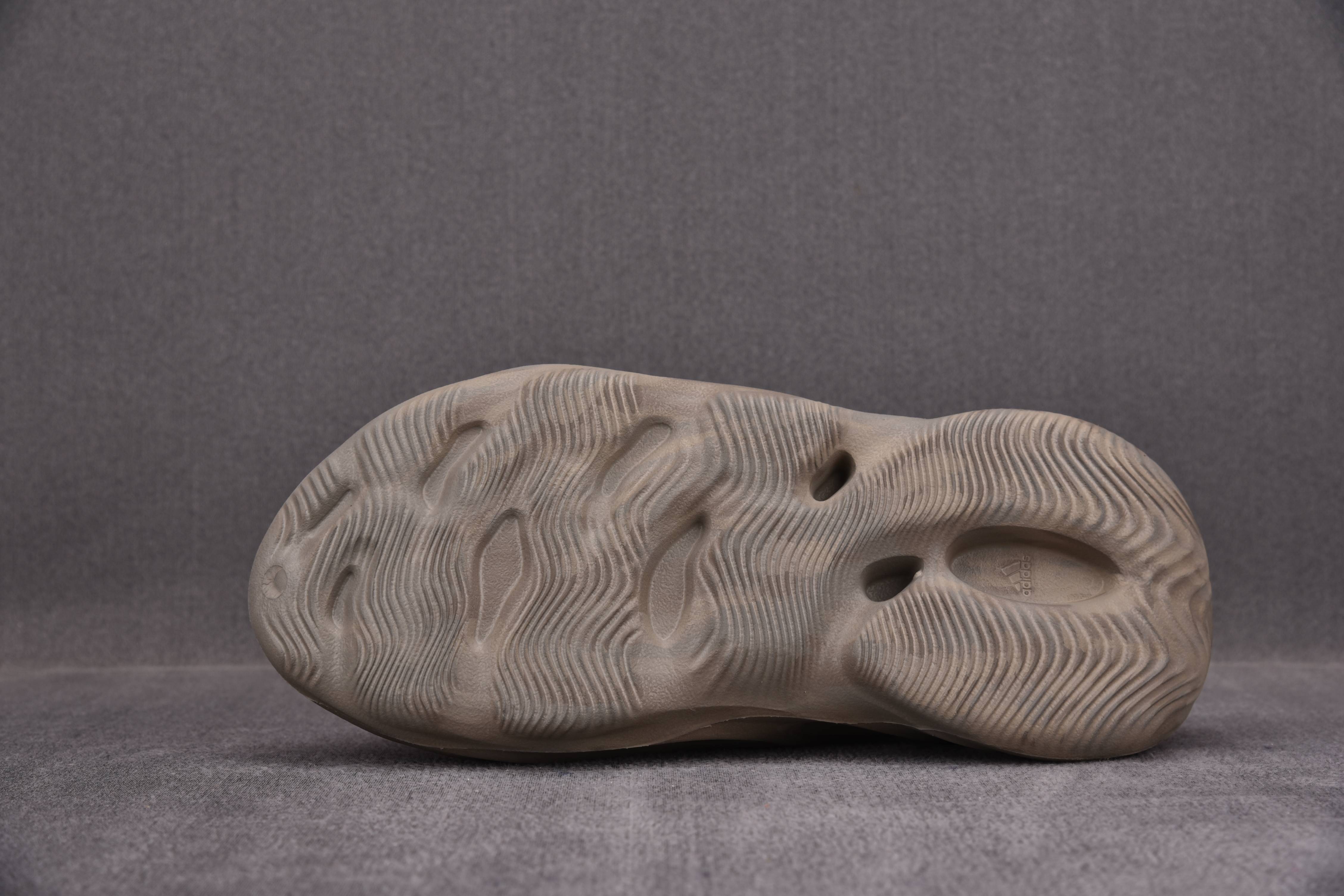 adidas Yeezy Foam RNNR Stone Sage (One Size Smaller!!)