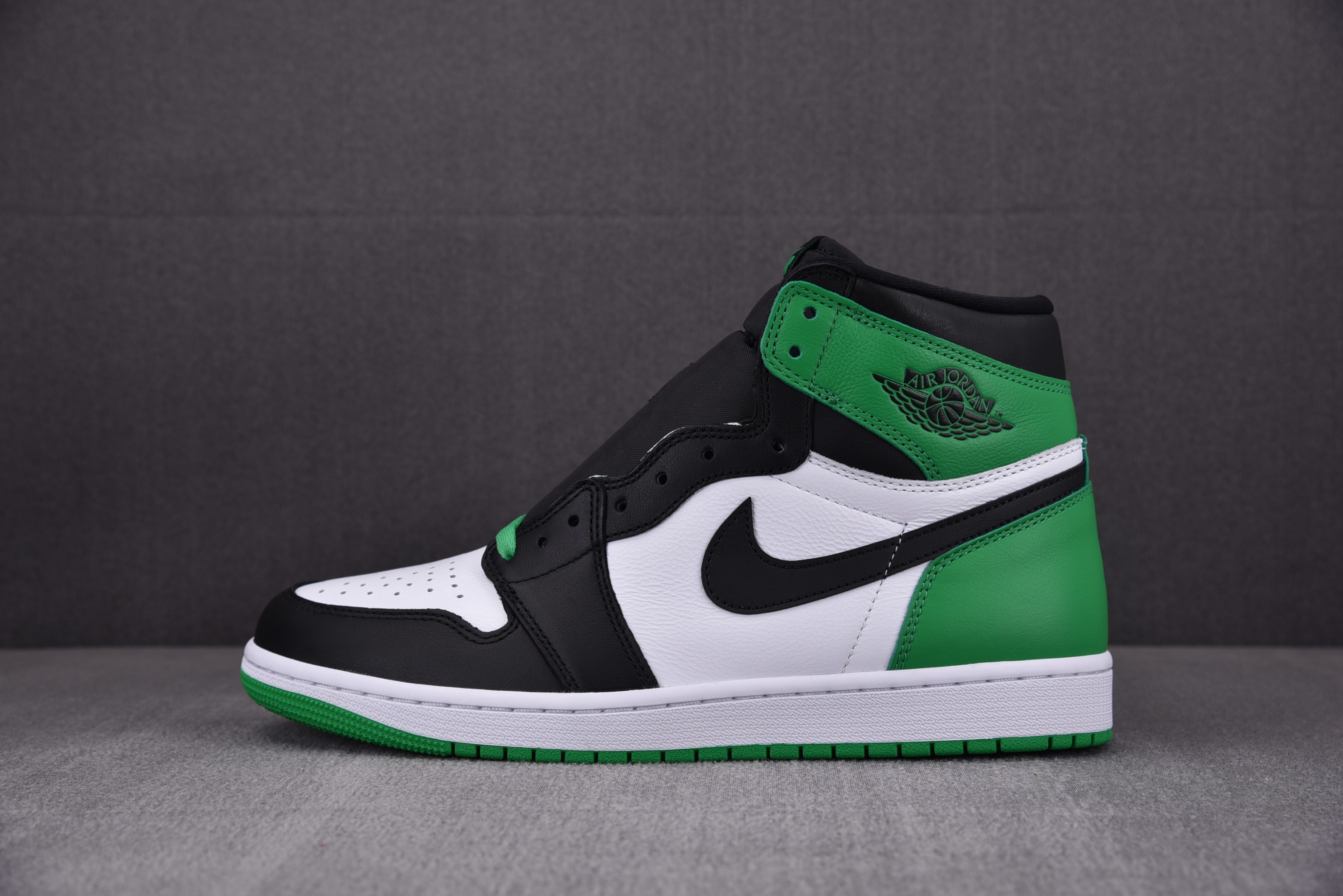 Jordan 1 Retro High OG Lucky Green