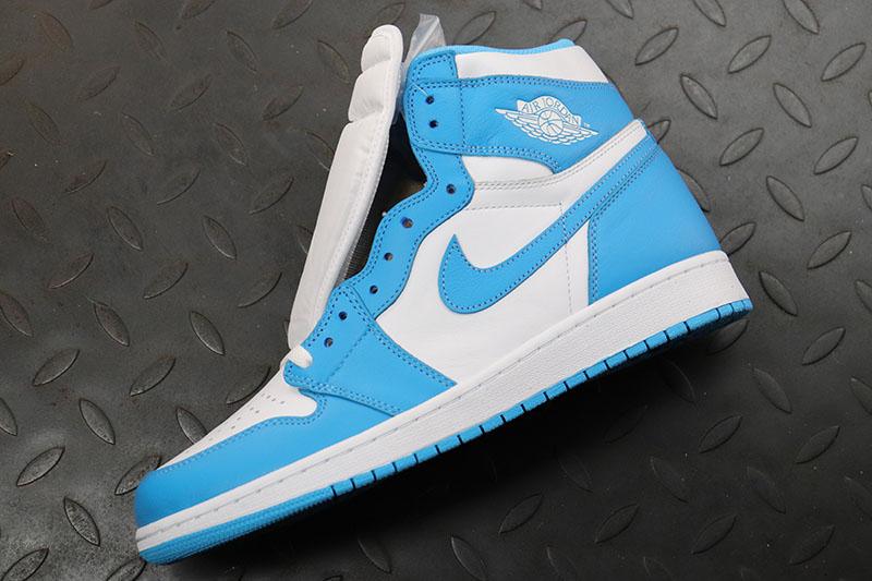 Air Jordan 1 UNC