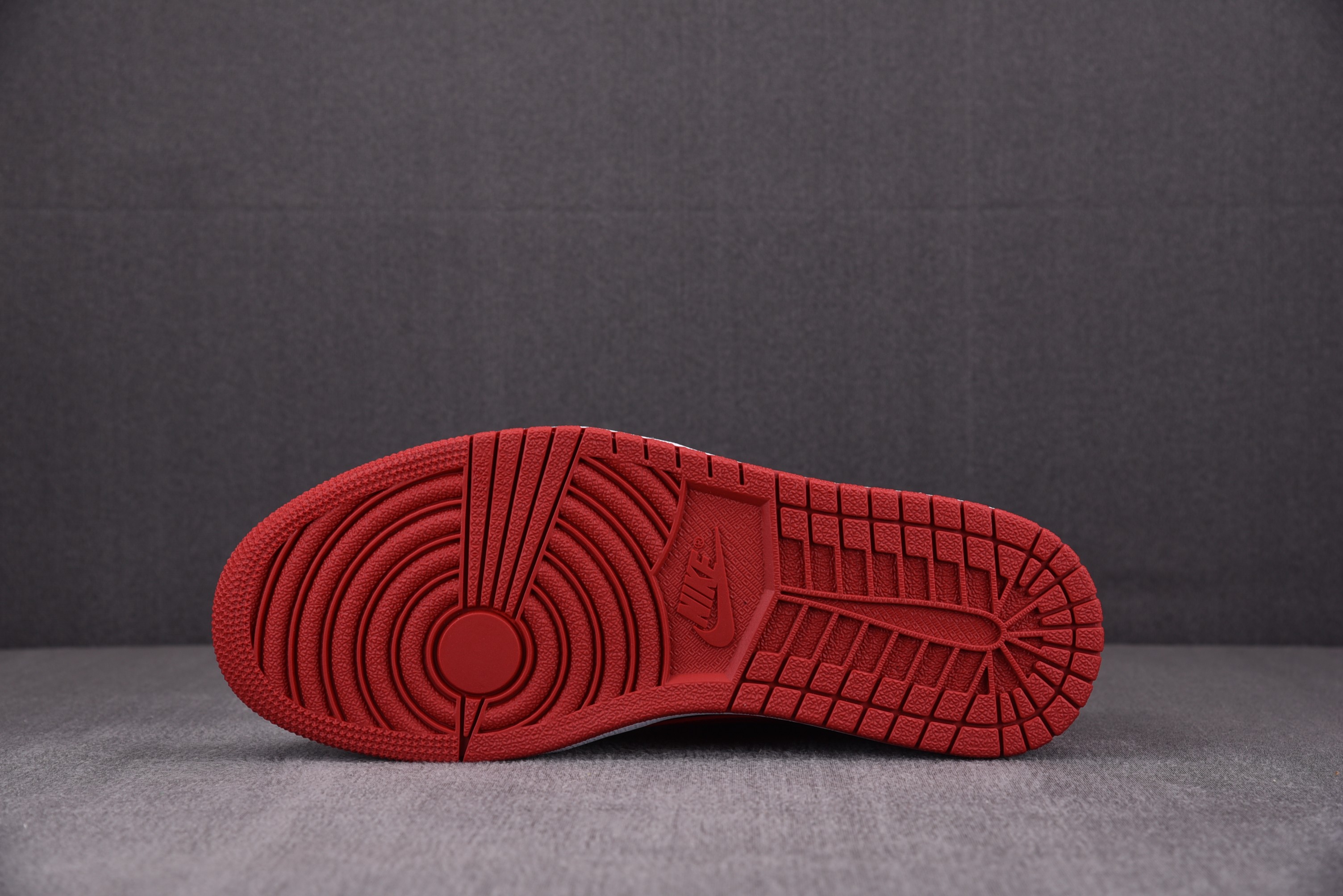 Jordan 1 Retro Low Bred (2015)